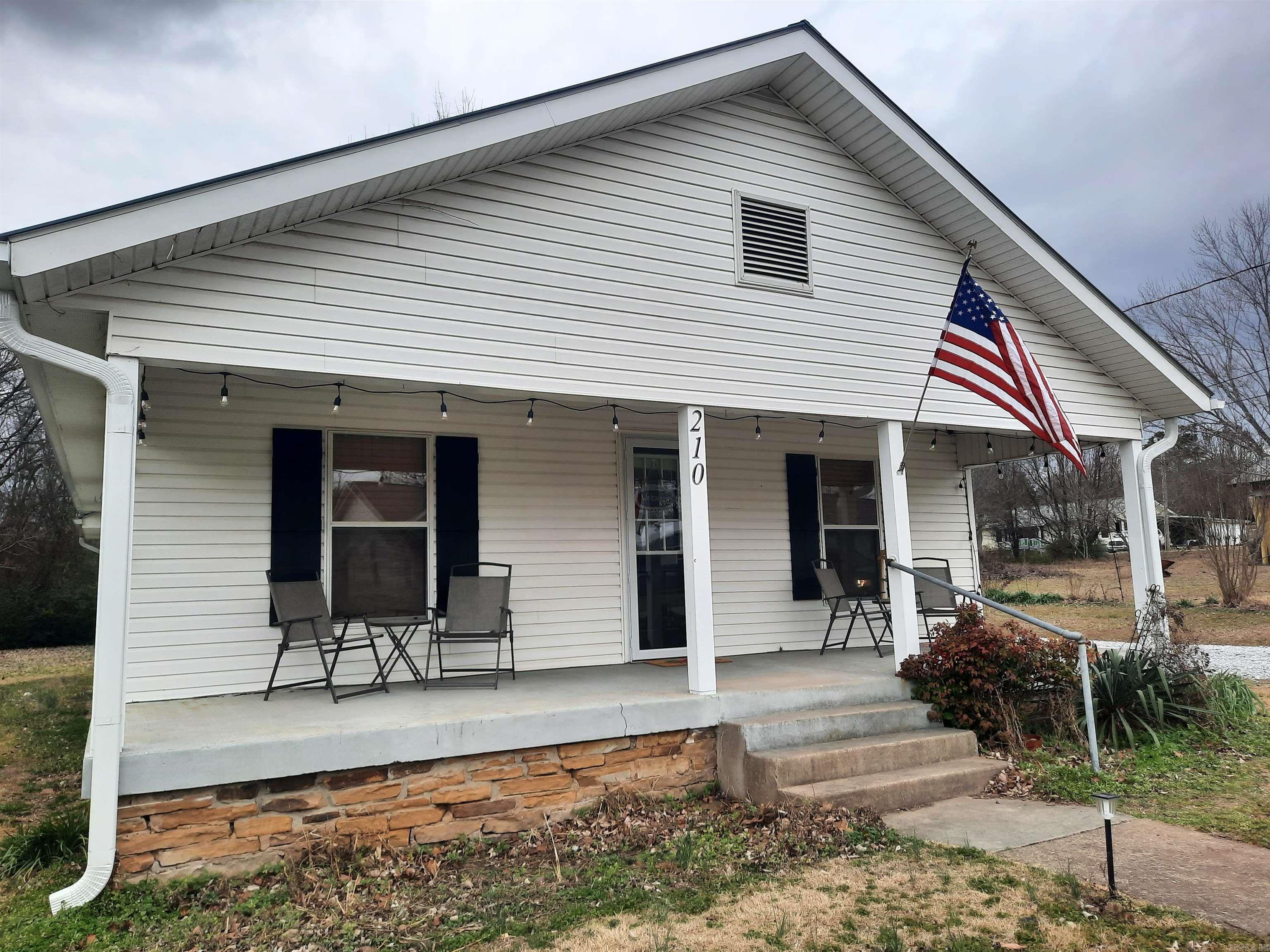 210 Vine  Mountain View, AR