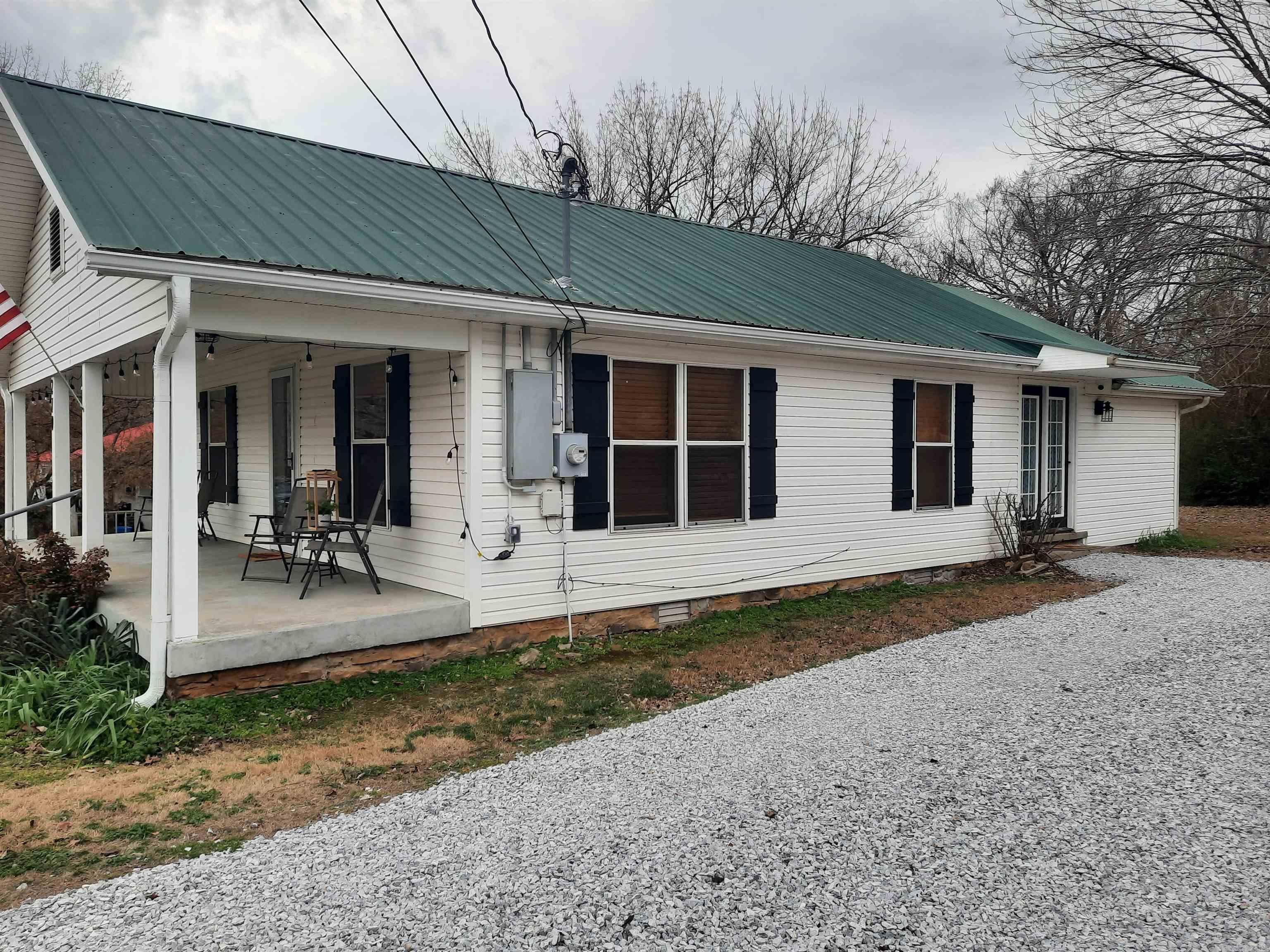 210 Vine  Mountain View, AR