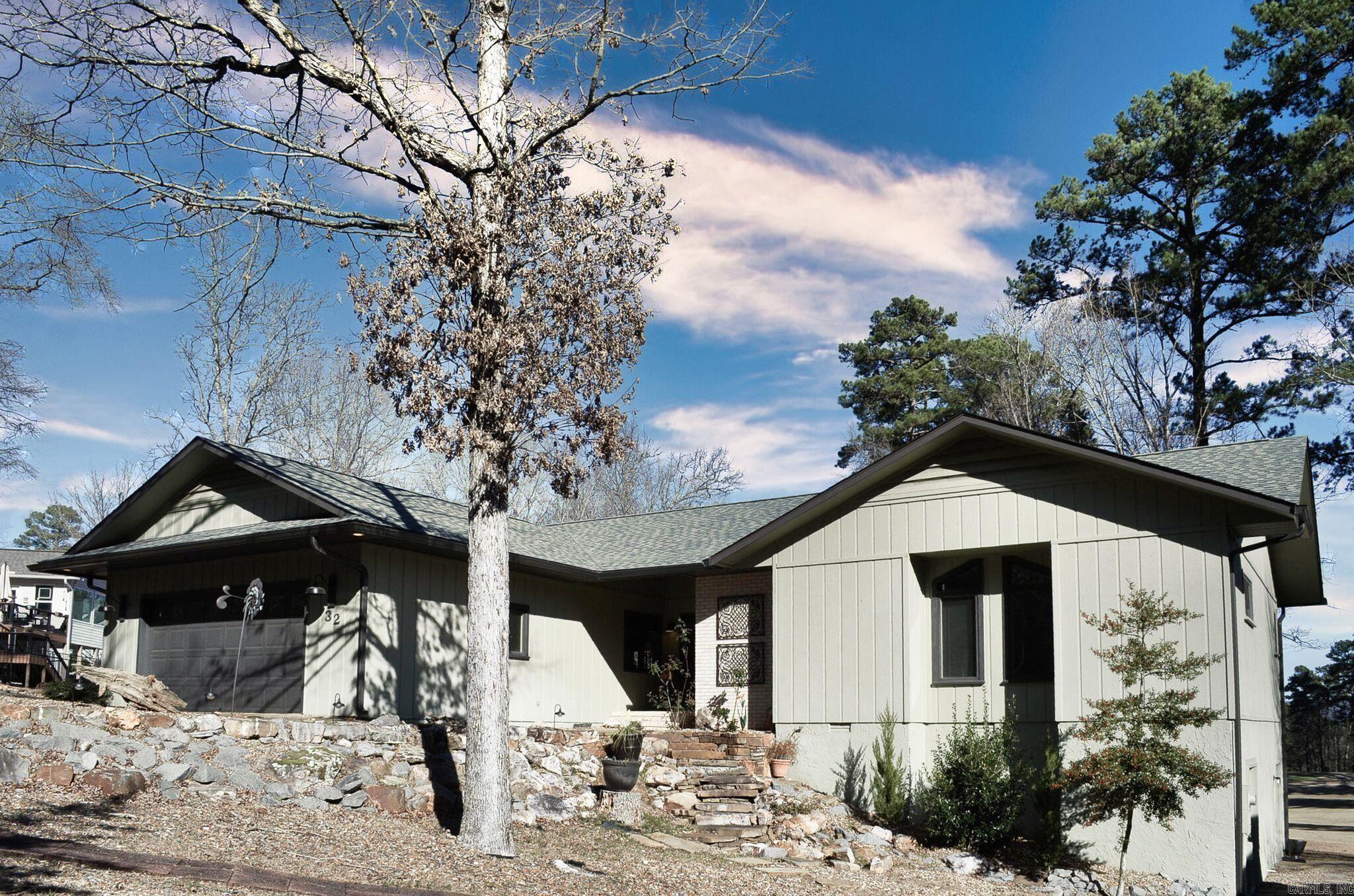 32 Doscientos Circle  Hot Springs Village, AR