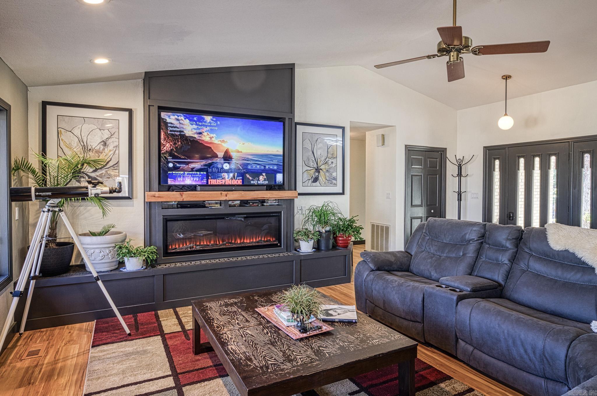 32 Doscientos Circle  Hot Springs Village, AR