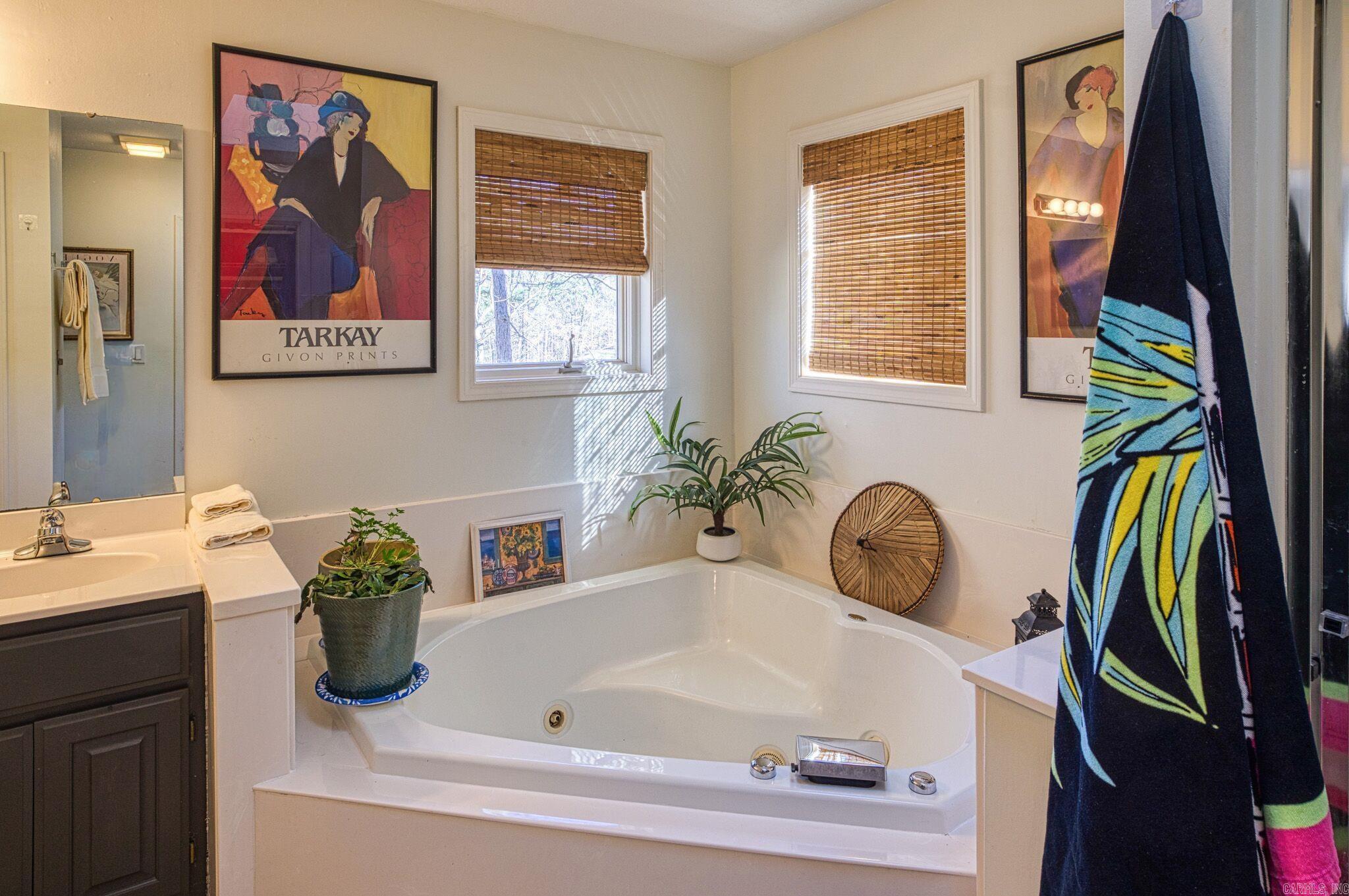 32 Doscientos Circle  Hot Springs Village, AR