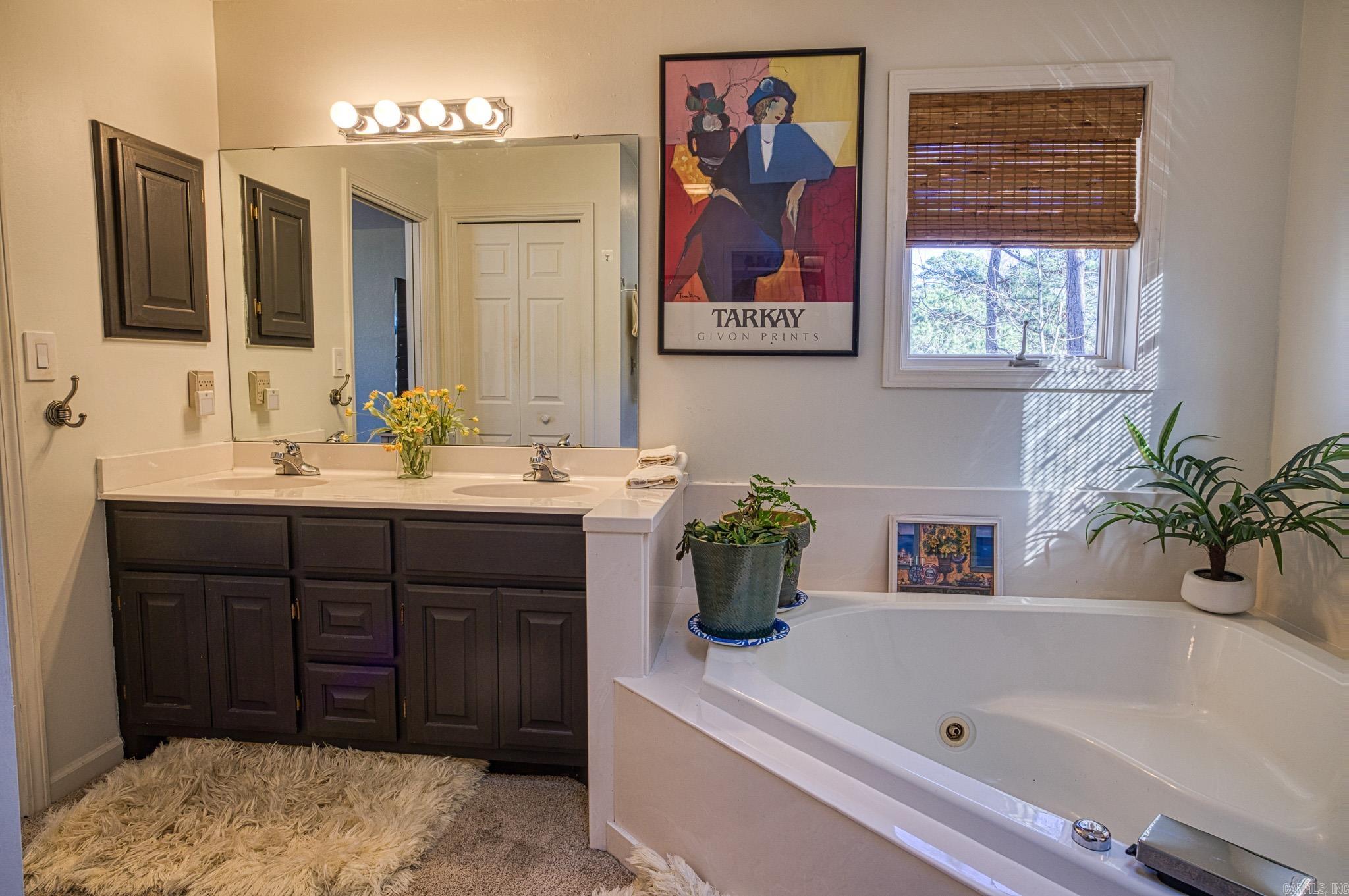 32 Doscientos Circle  Hot Springs Village, AR