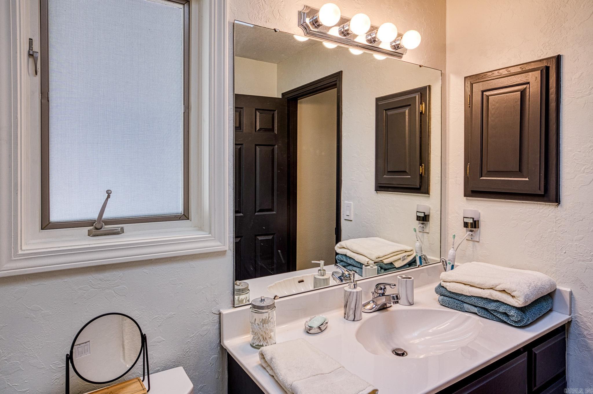 32 Doscientos Circle  Hot Springs Village, AR