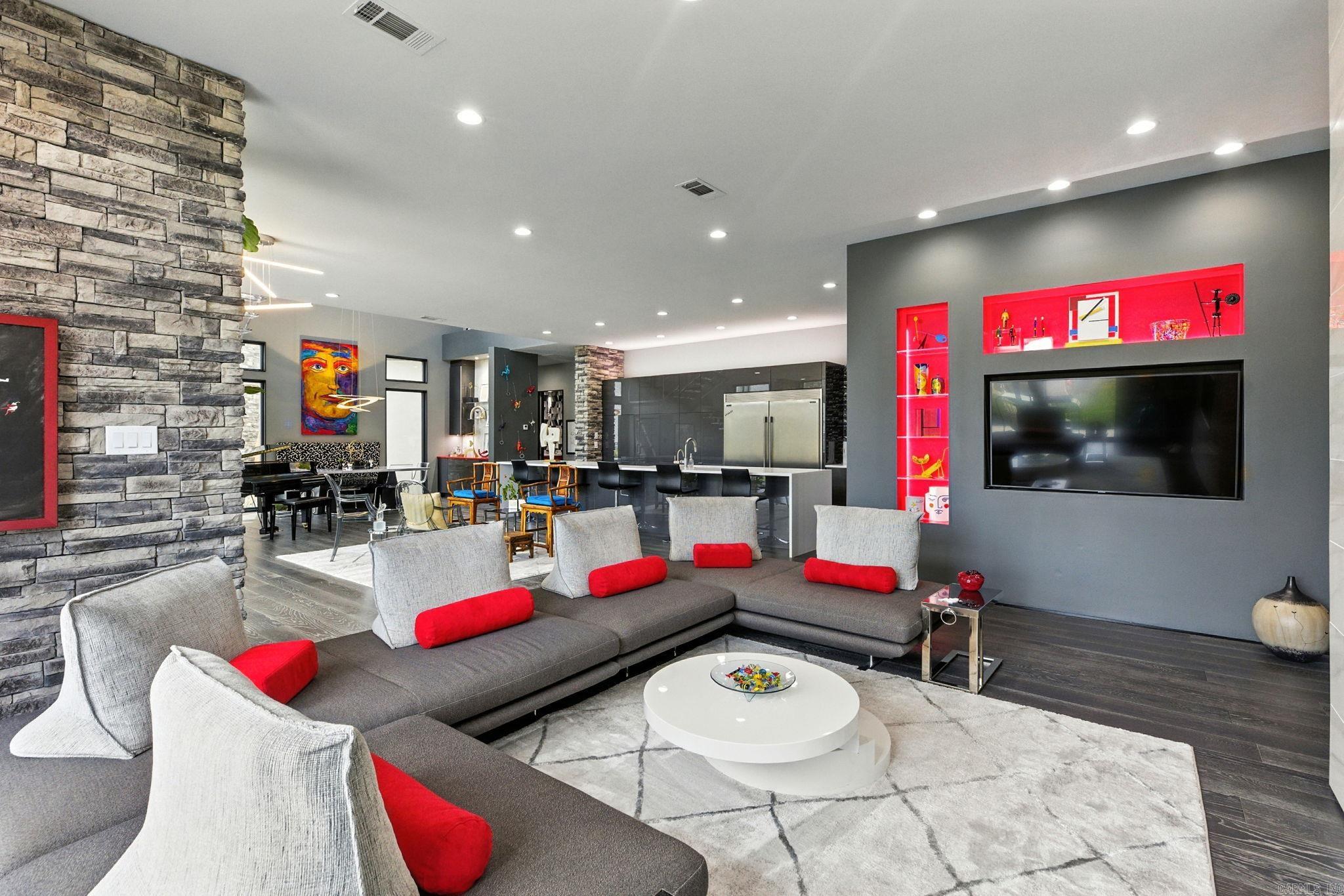 31 La Scala  Little Rock, AR