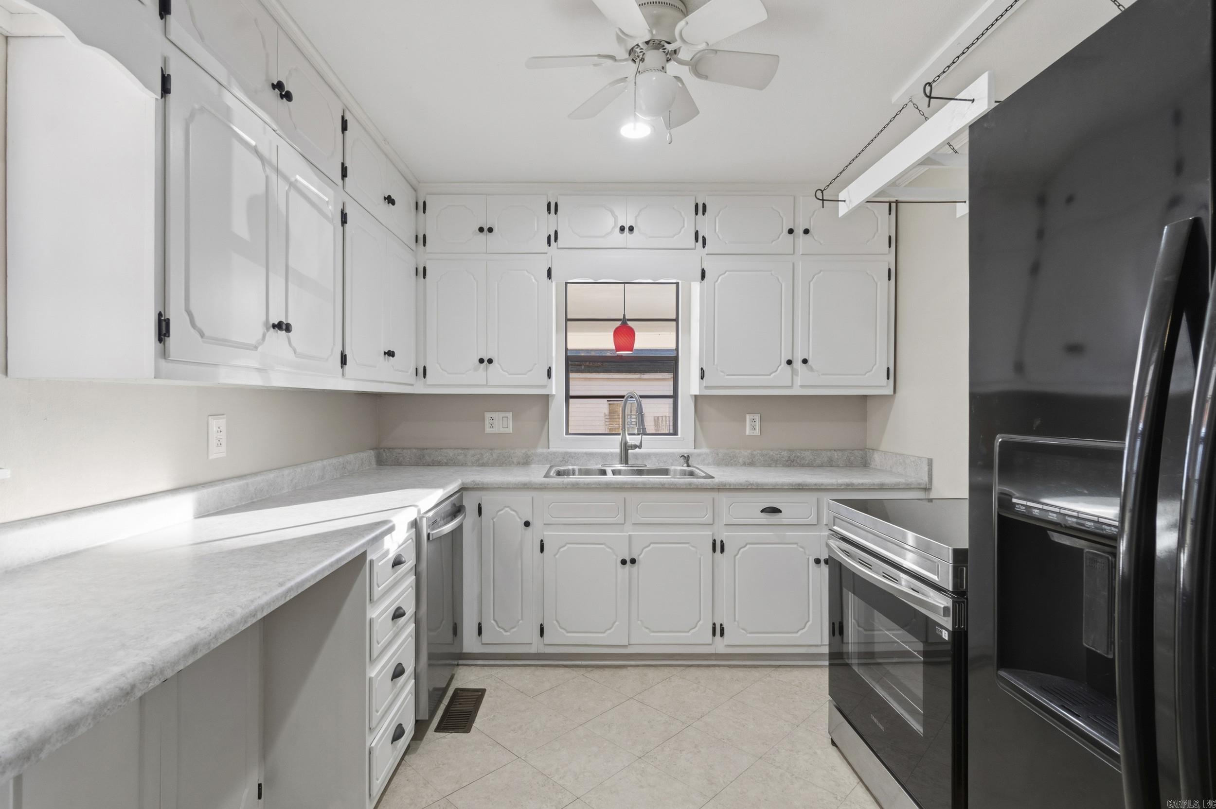 1402 W Center  Searcy, AR