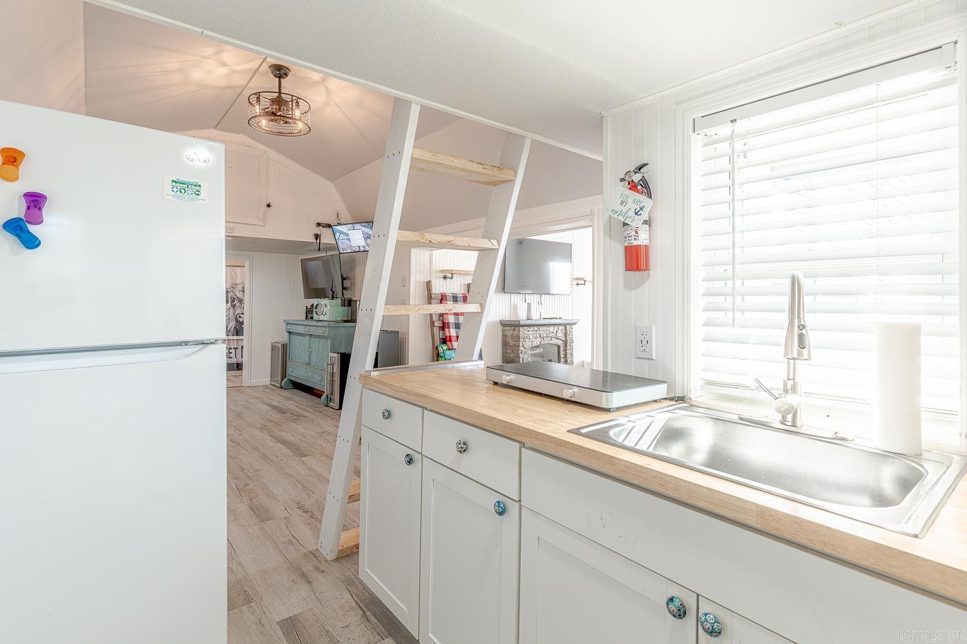 96 Pine Hollow Rd  Hardy, AR