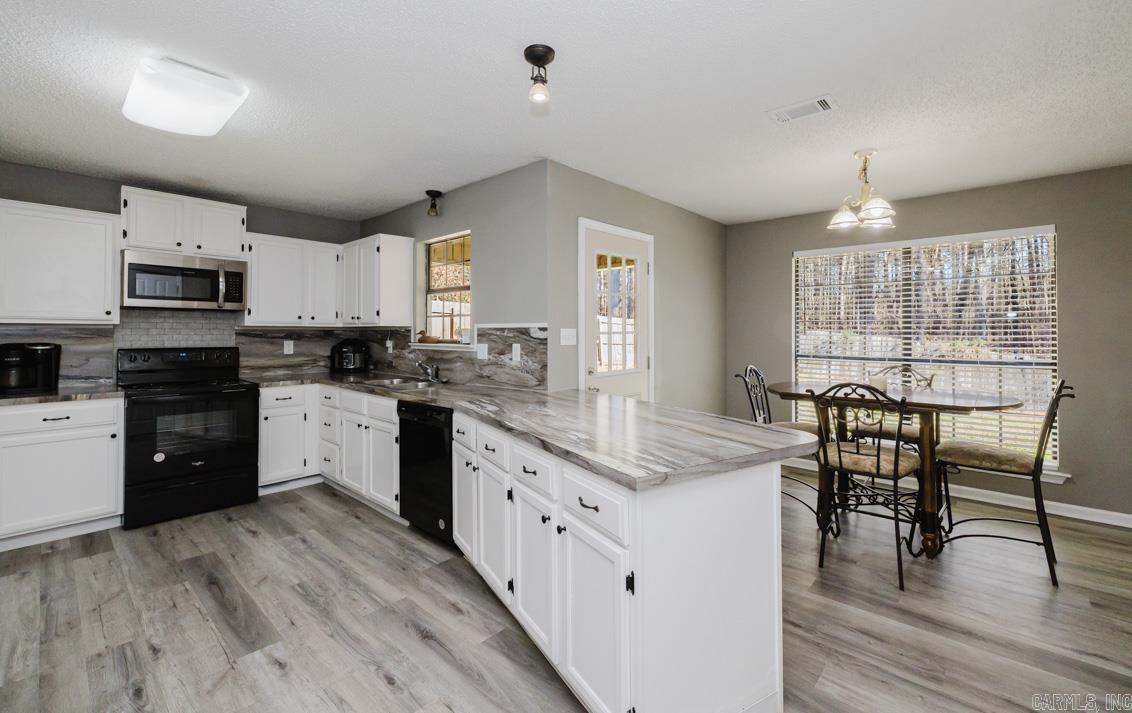 109 Honeysuckle Hills  Redfield, AR