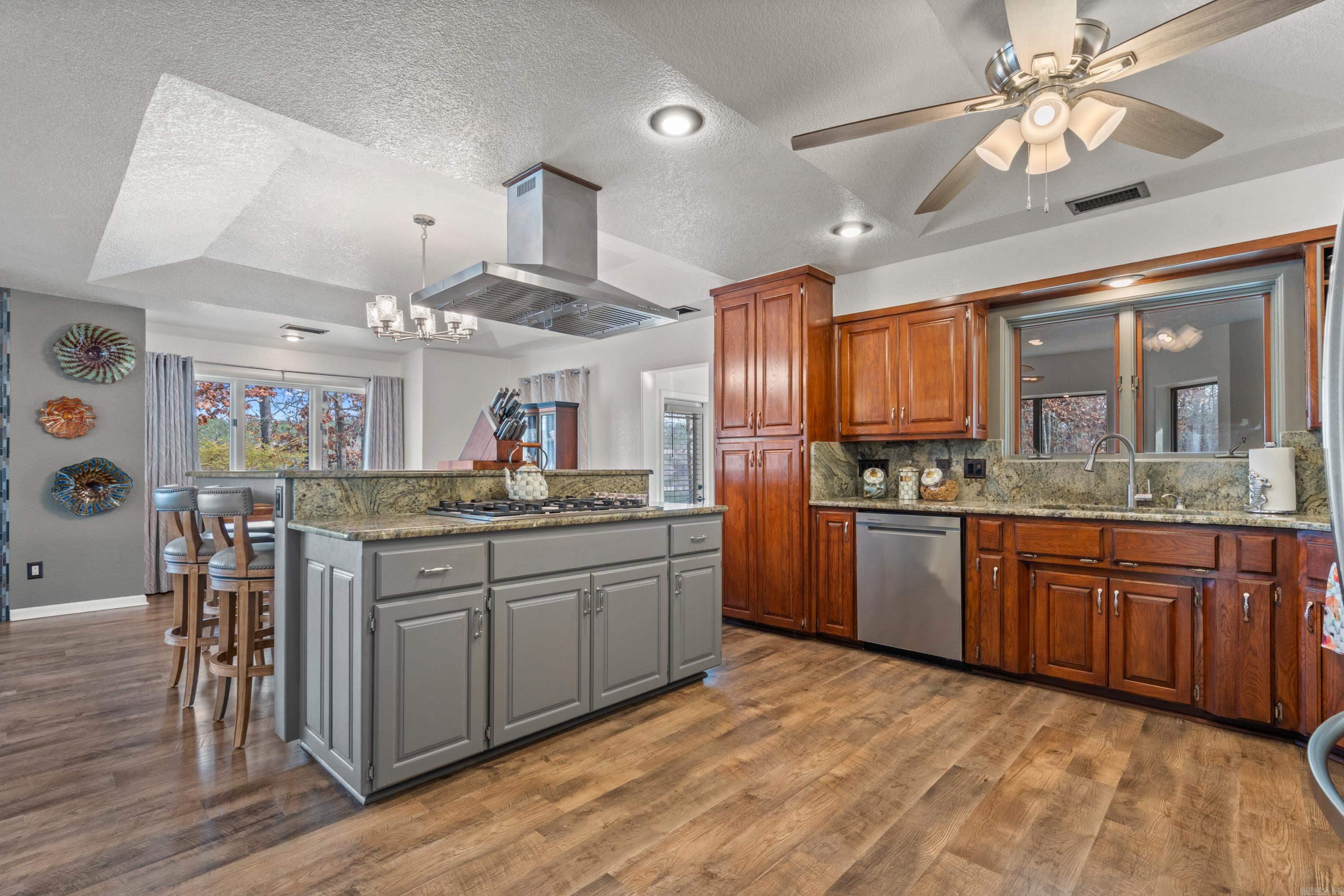 29 Romano  Hot Springs Village, AR