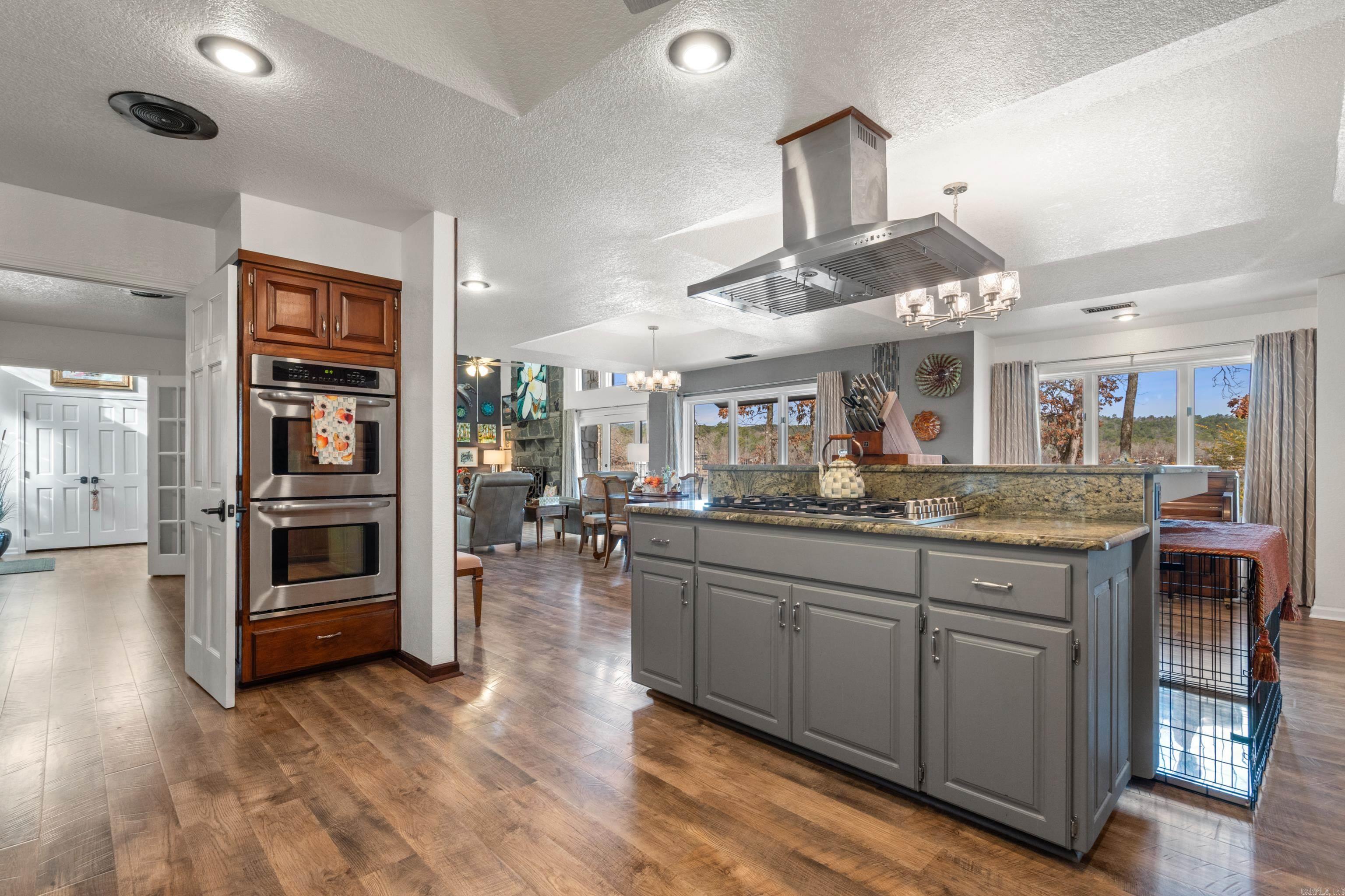 29 Romano  Hot Springs Village, AR