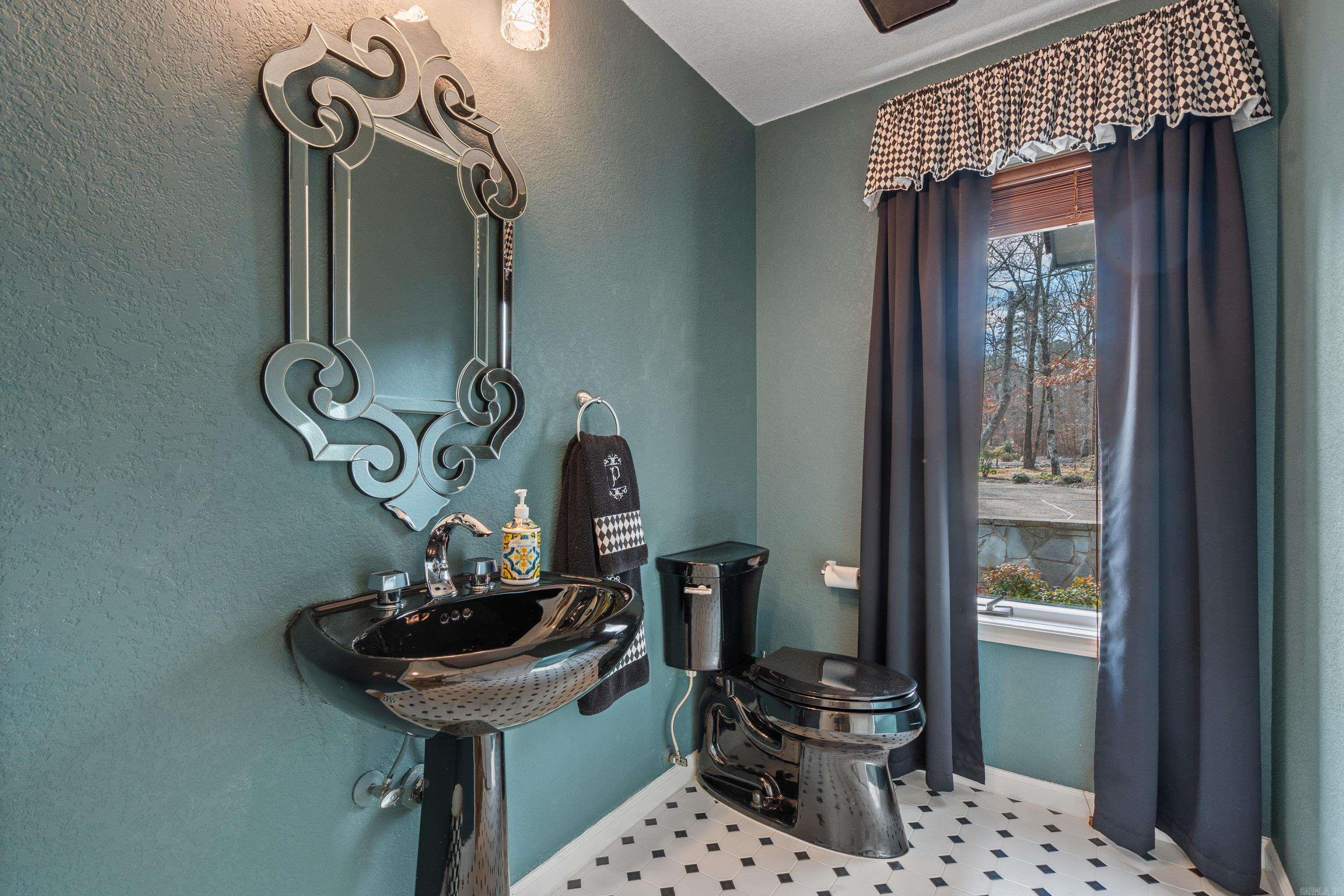 29 Romano  Hot Springs Village, AR