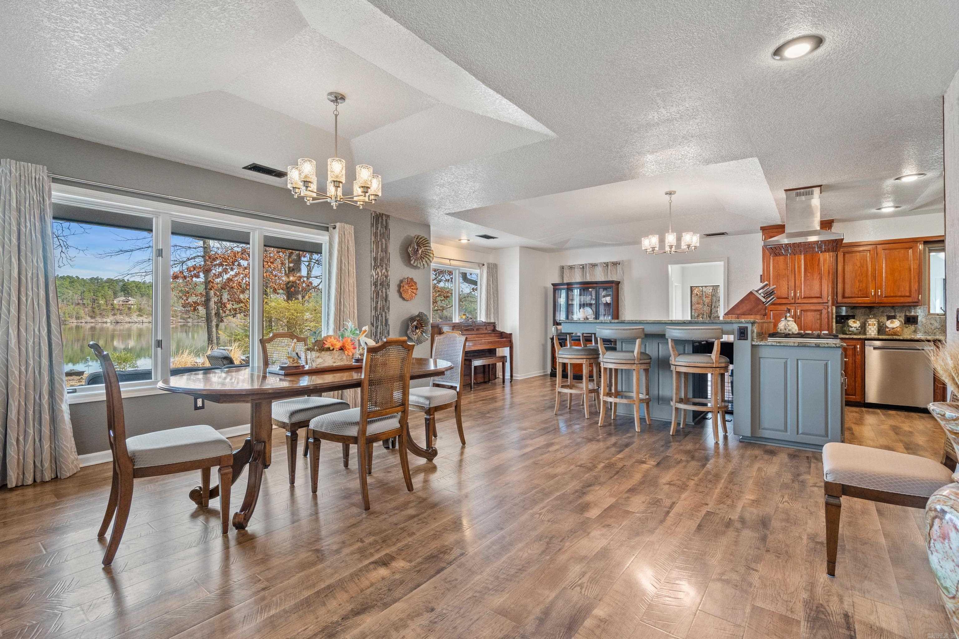 29 Romano  Hot Springs Village, AR