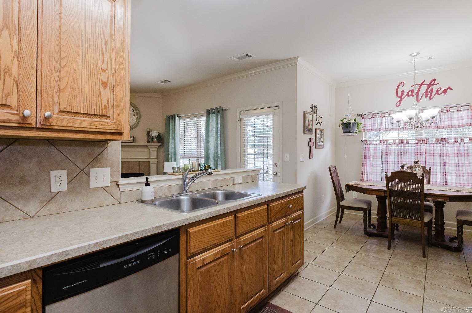 1100 Oak Glenn Loop  Bryant, AR