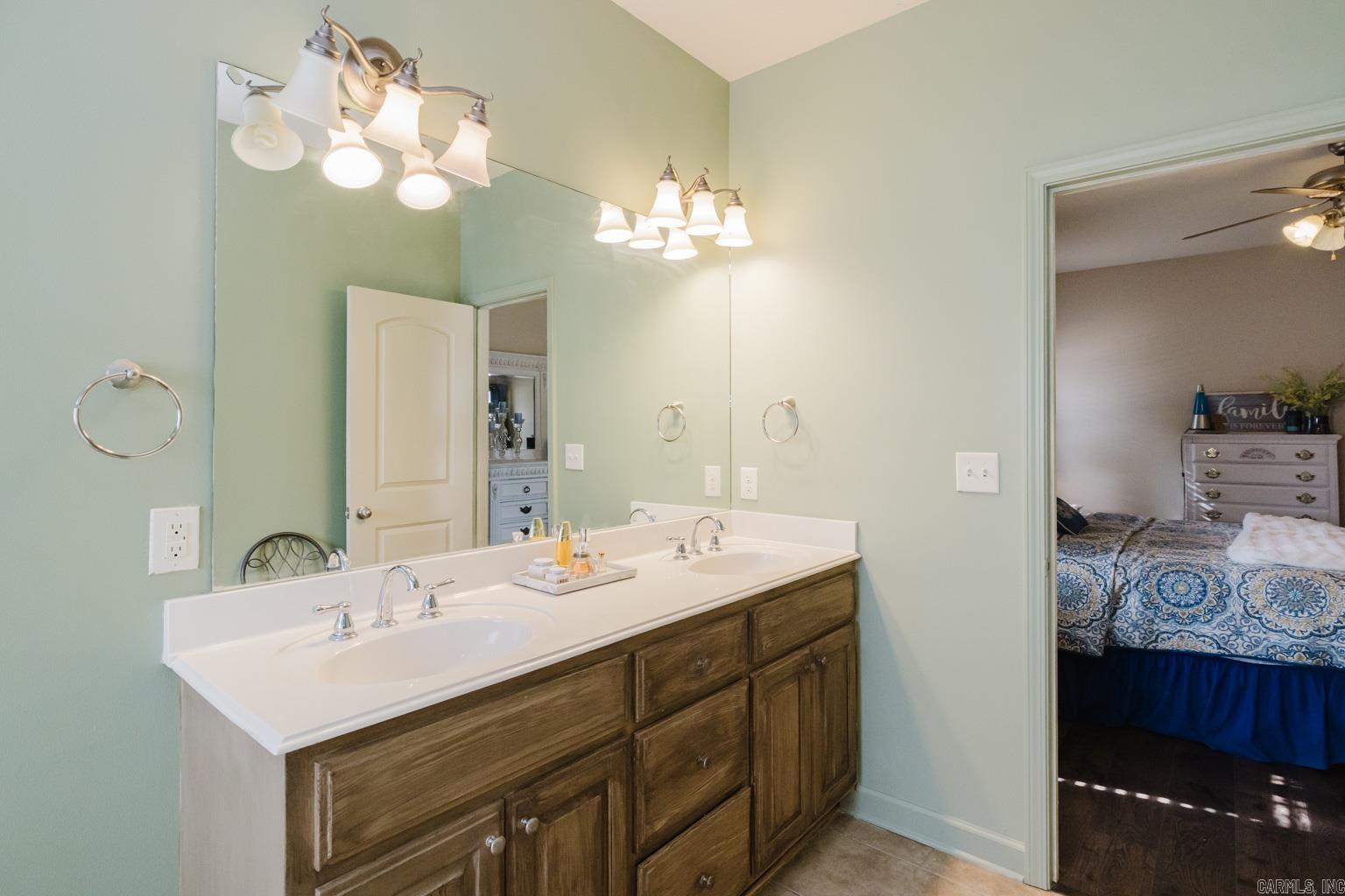 1100 Oak Glenn Loop  Bryant, AR