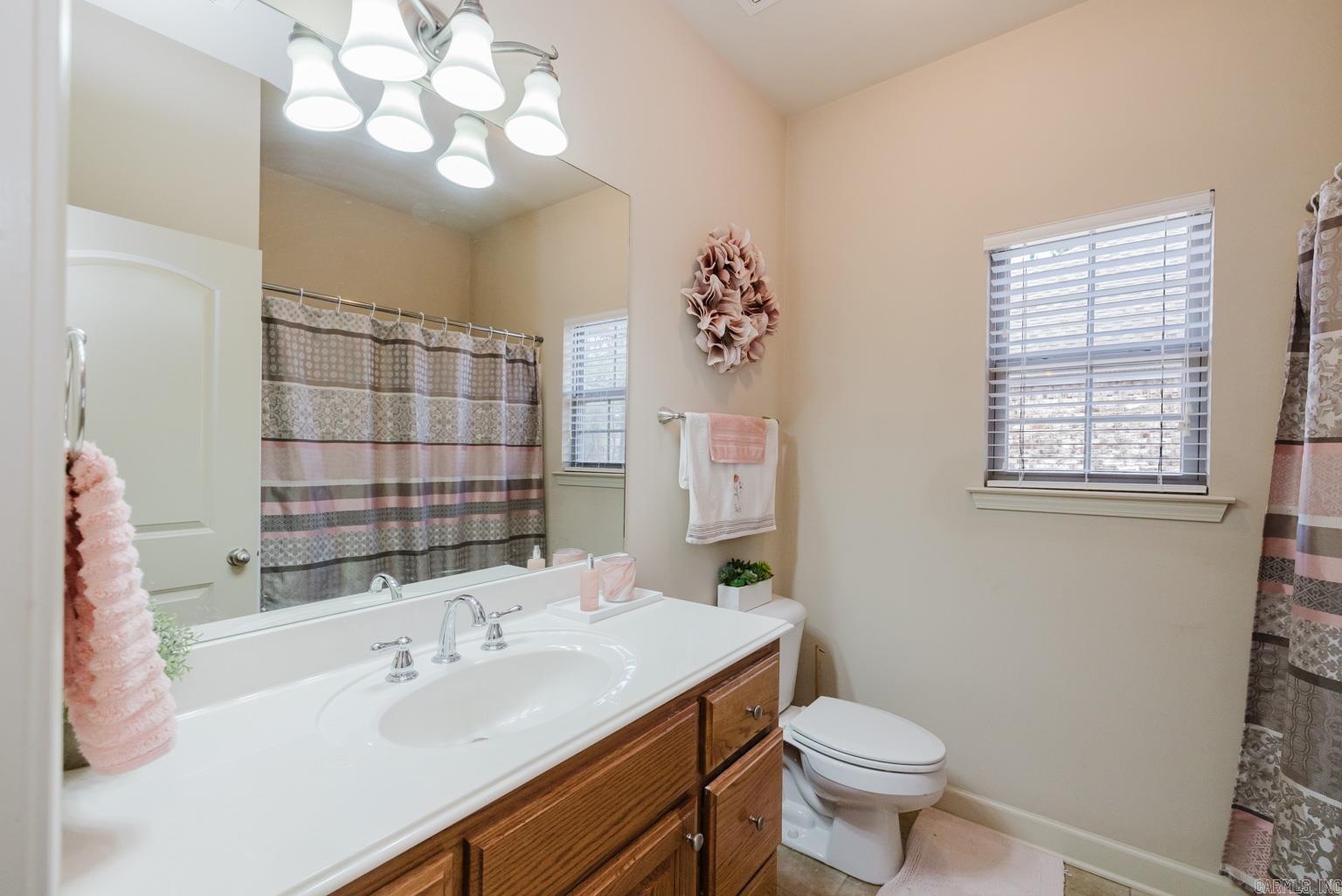 1100 Oak Glenn Loop  Bryant, AR