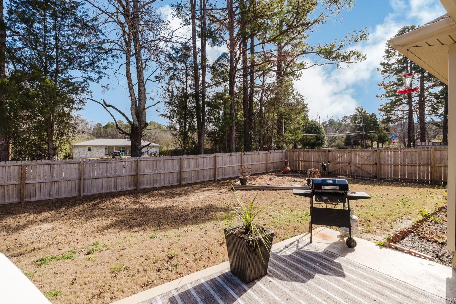 1100 Oak Glenn Loop  Bryant, AR