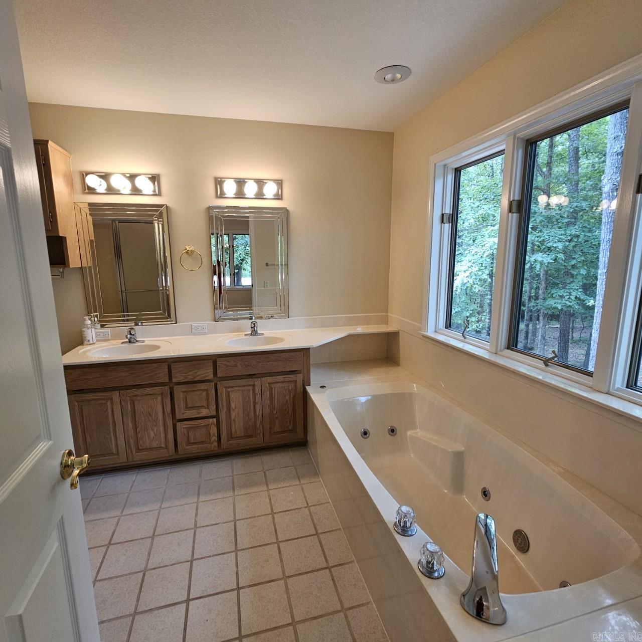 127 Cifuentes Way  Hot Springs Village, AR