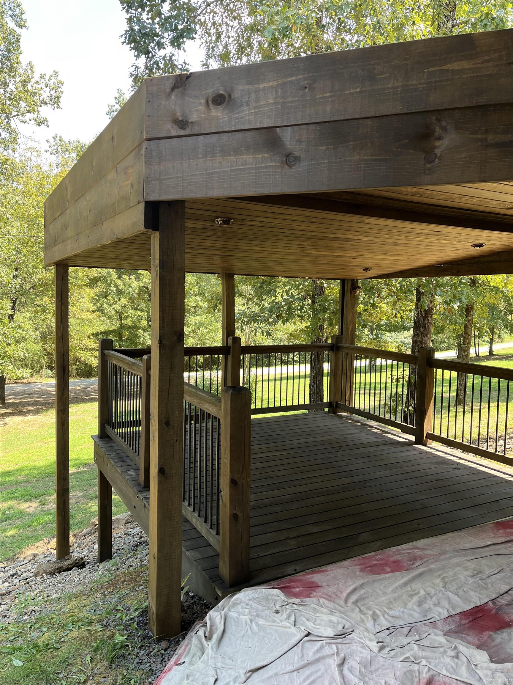 85 Lakeshore  Greers Ferry, AR