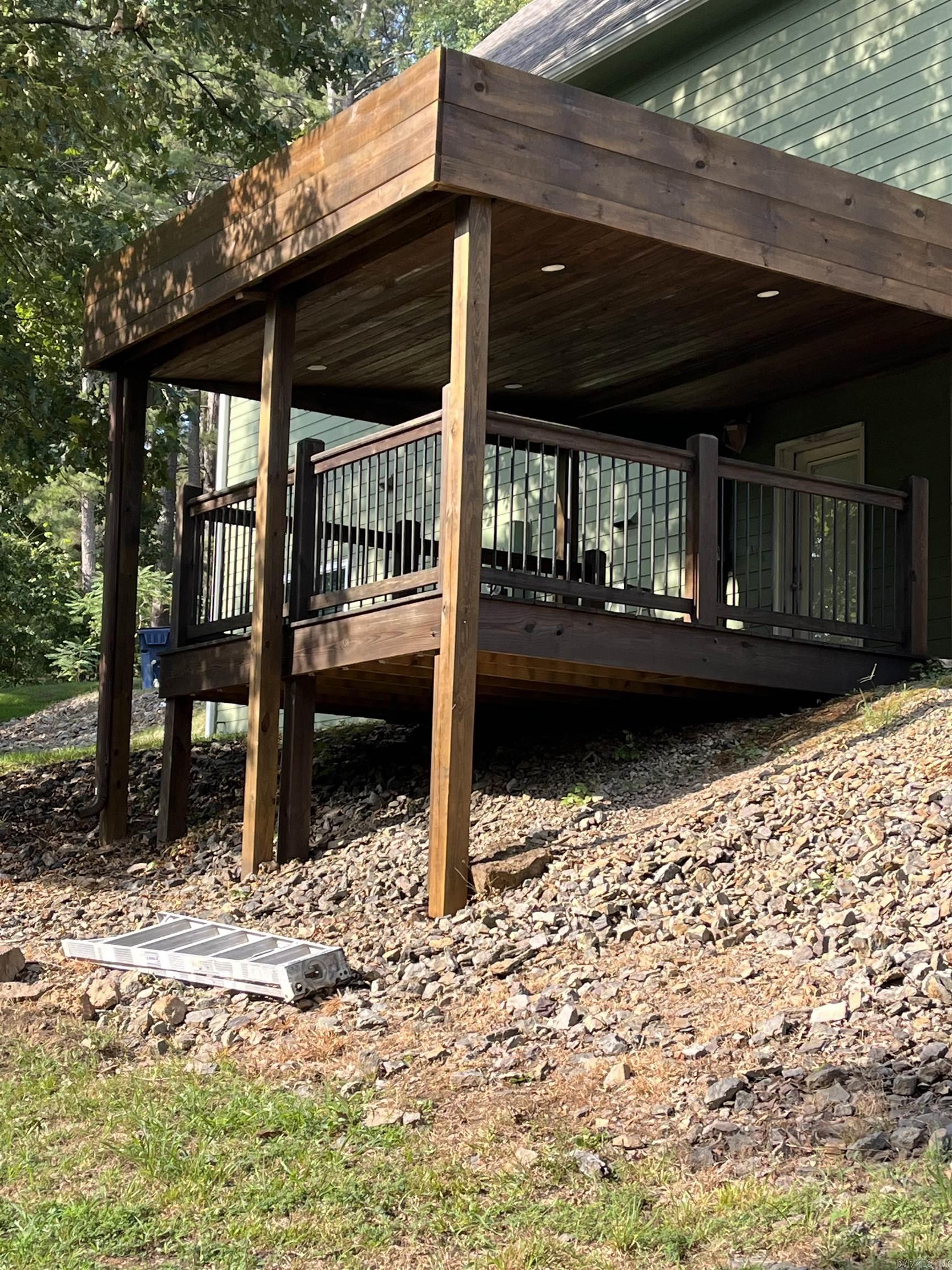 85 Lakeshore  Greers Ferry, AR