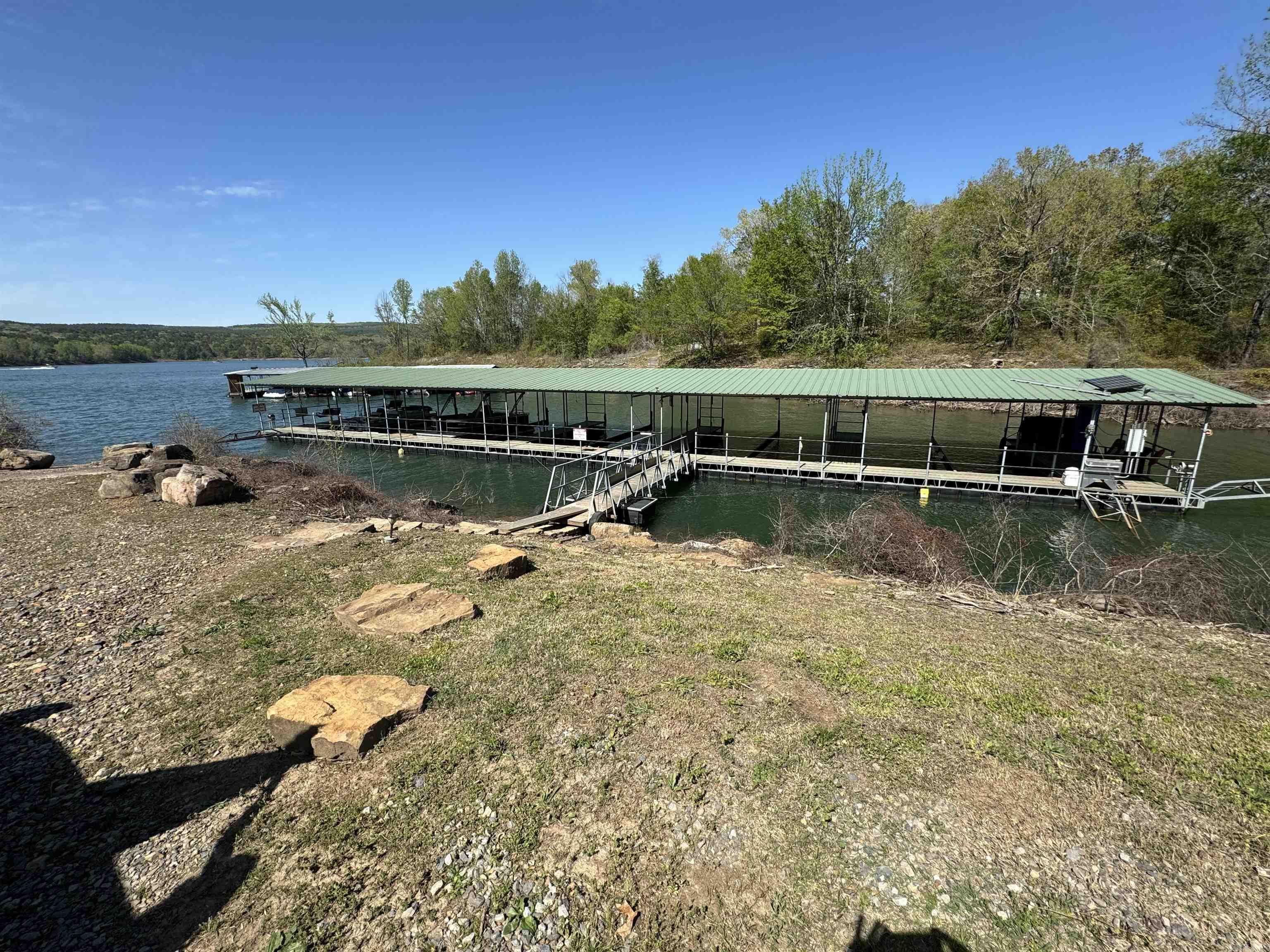 85 Lakeshore  Greers Ferry, AR