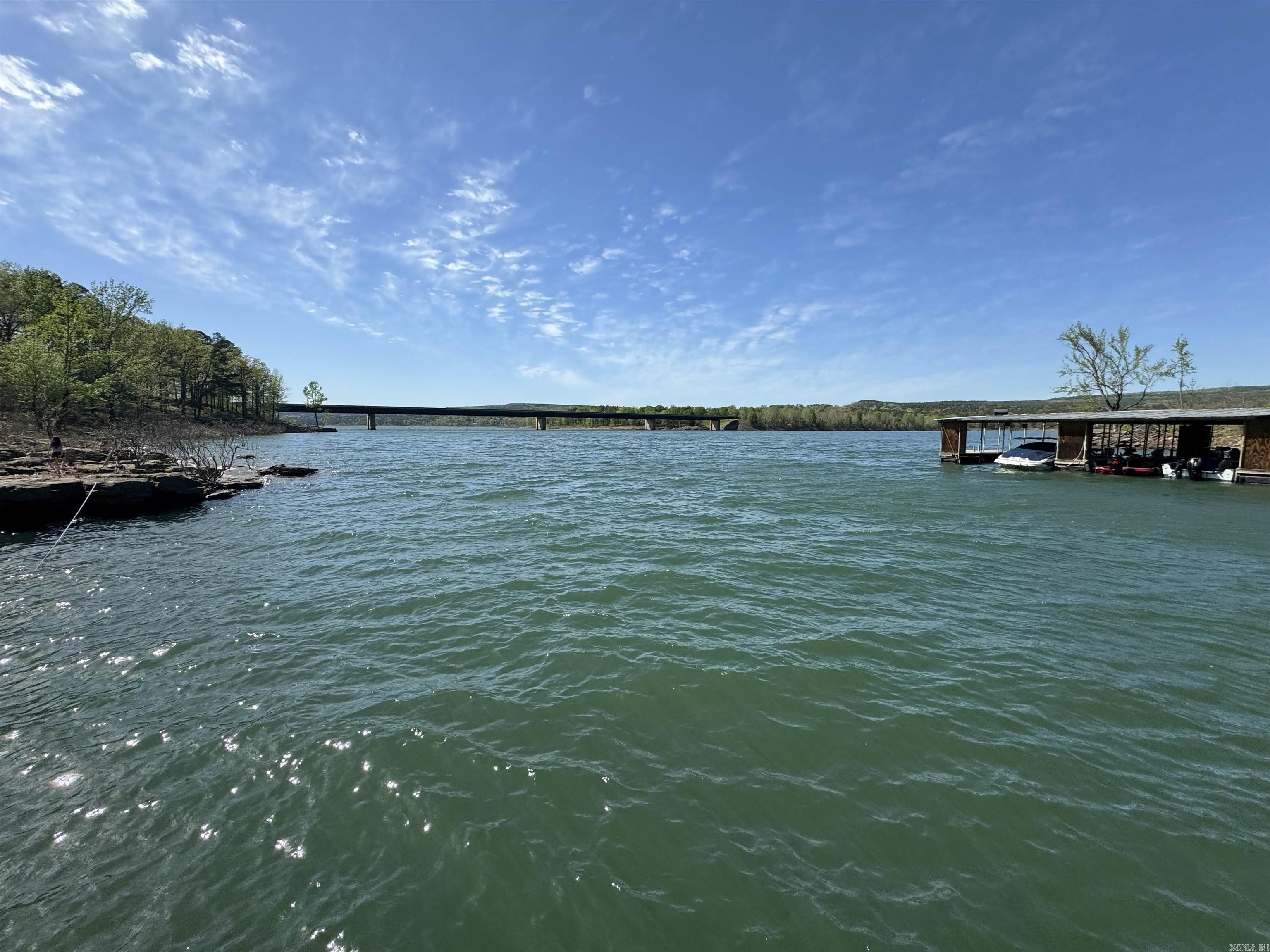 85 Lakeshore  Greers Ferry, AR