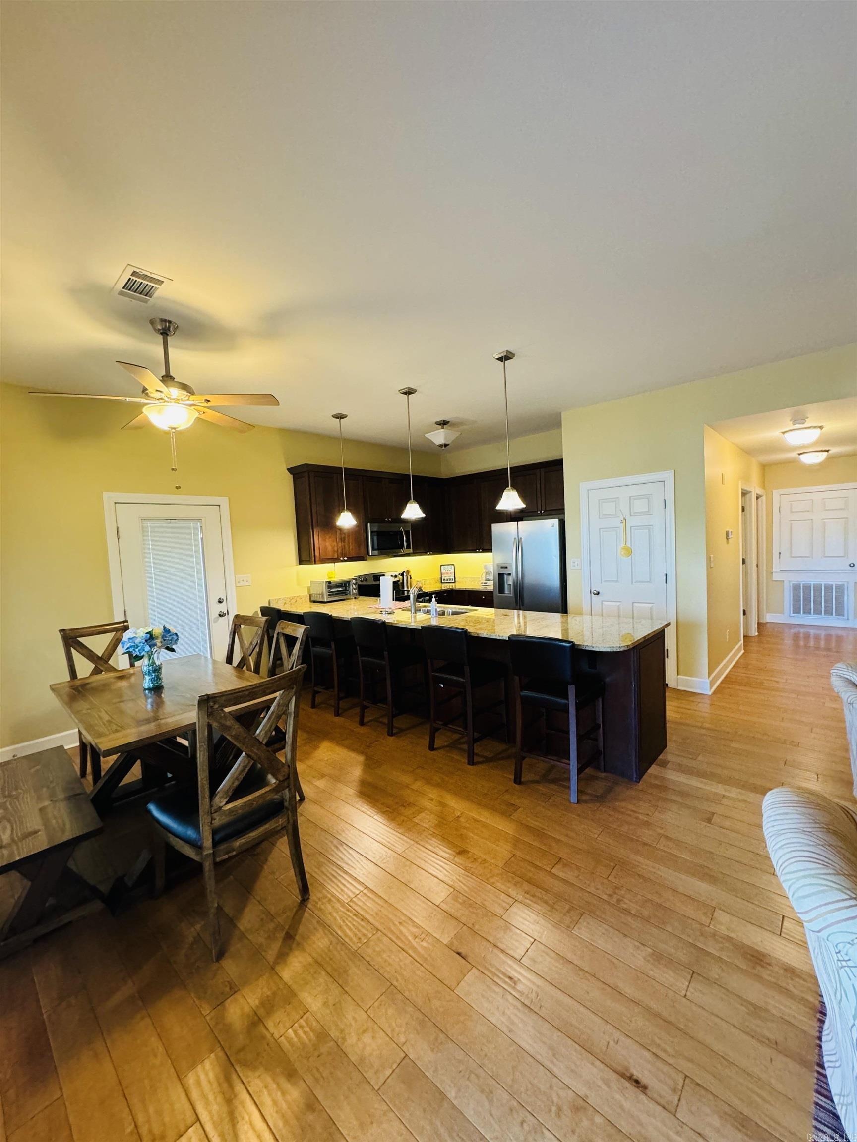 85 Lakeshore  Greers Ferry, AR