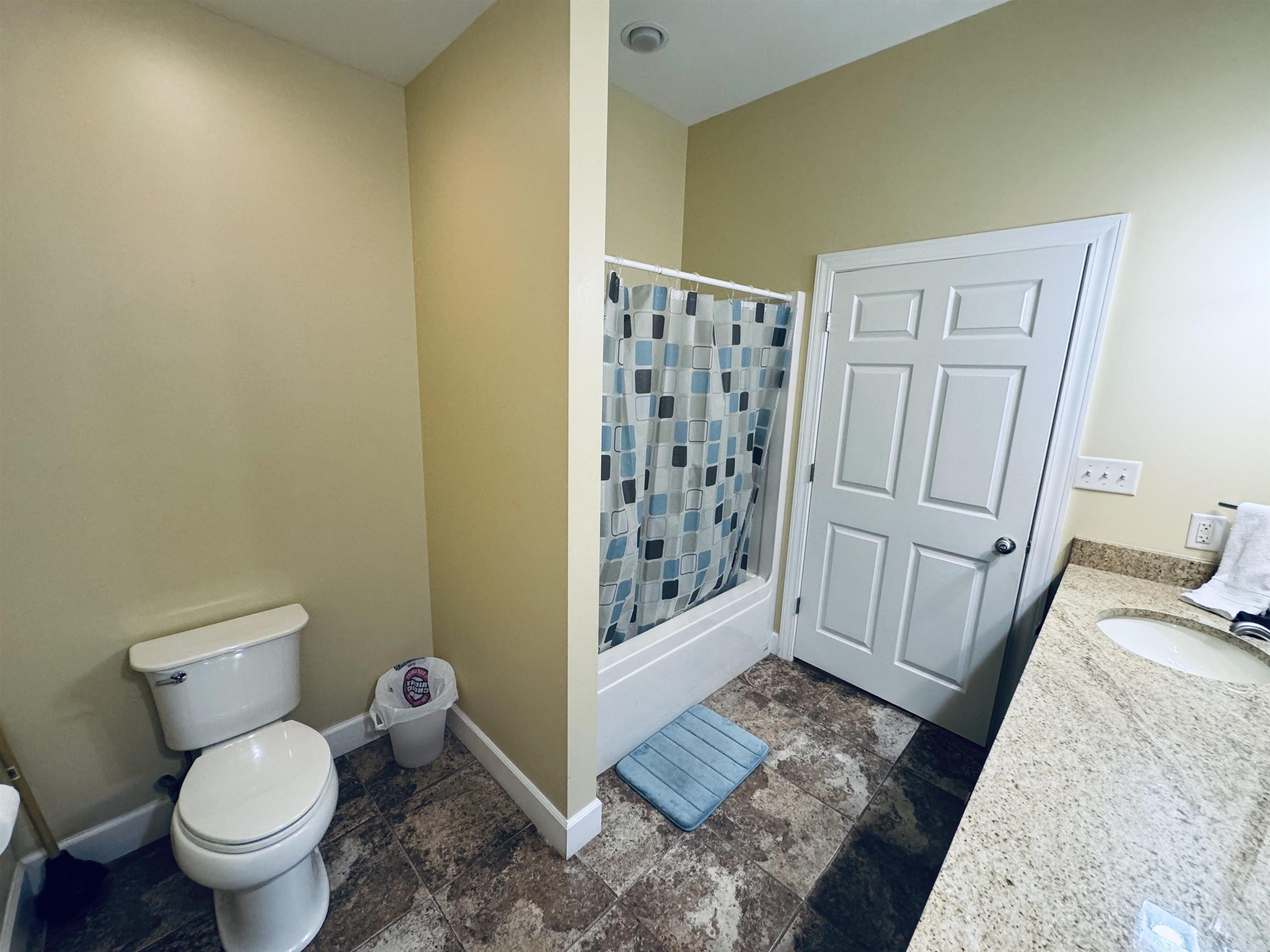 85 Lakeshore  Greers Ferry, AR