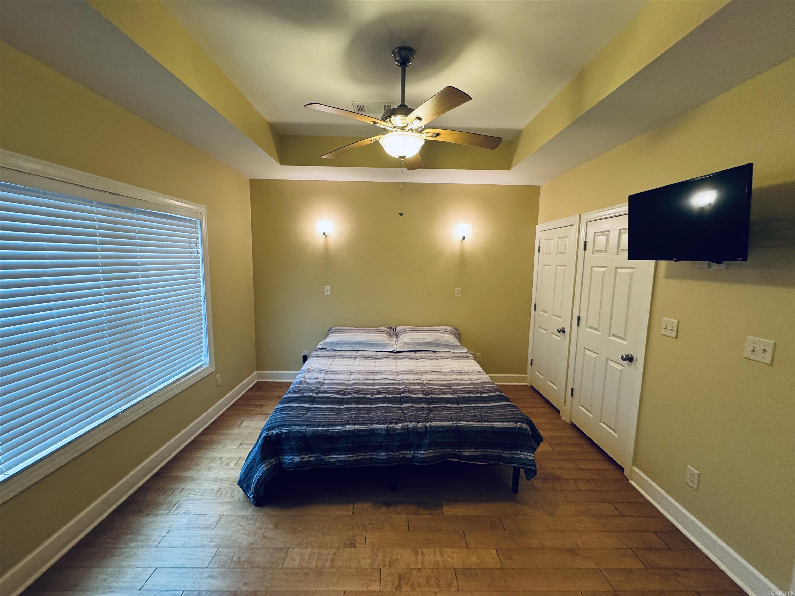 85 Lakeshore  Greers Ferry, AR