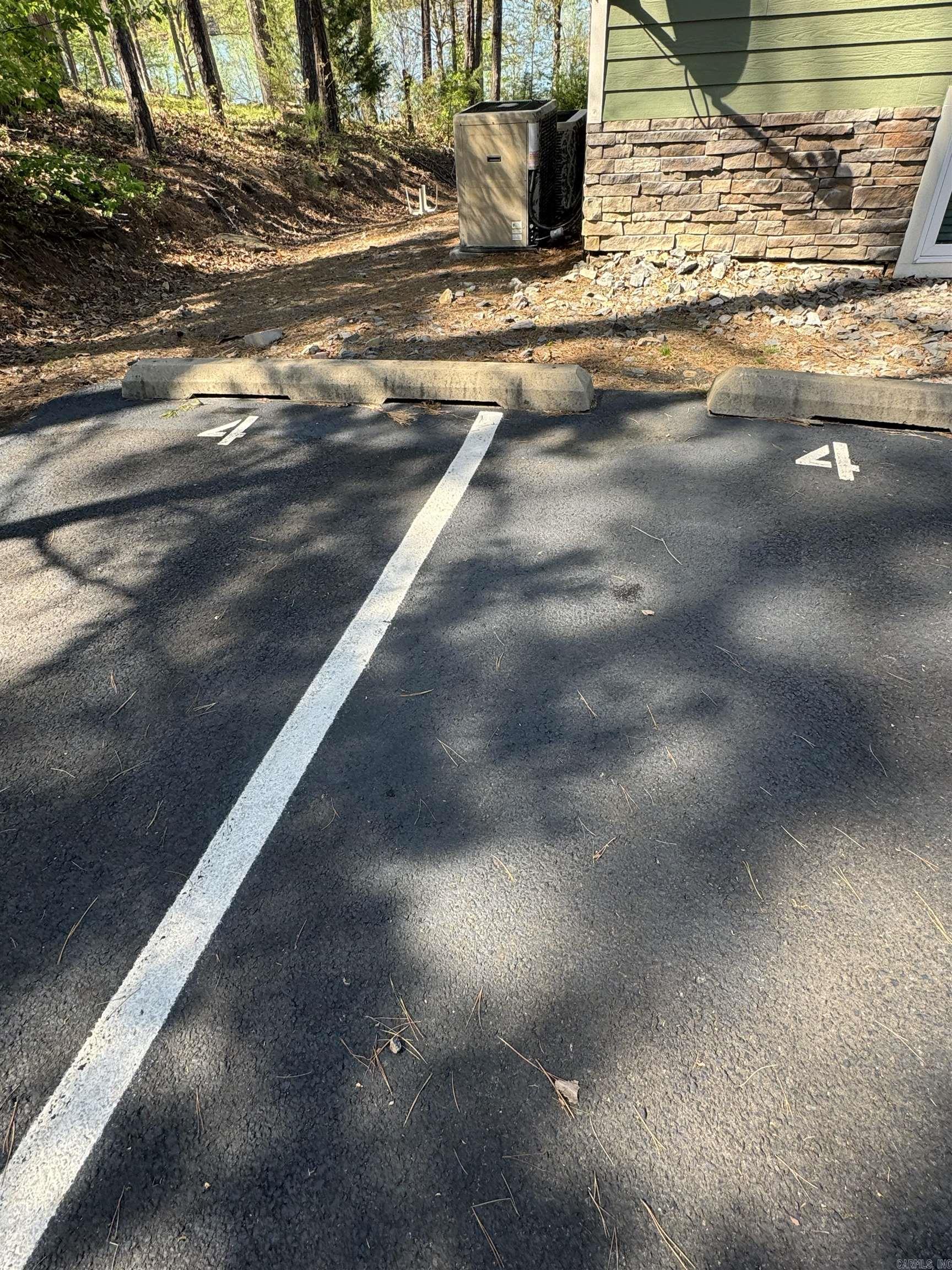 85 Lakeshore  Greers Ferry, AR