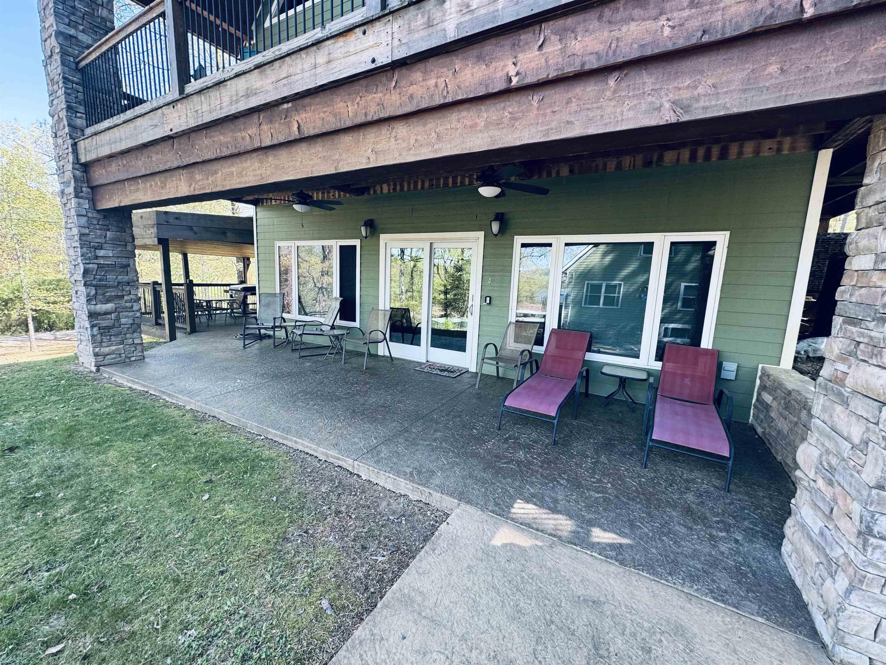 85 Lakeshore  Greers Ferry, AR