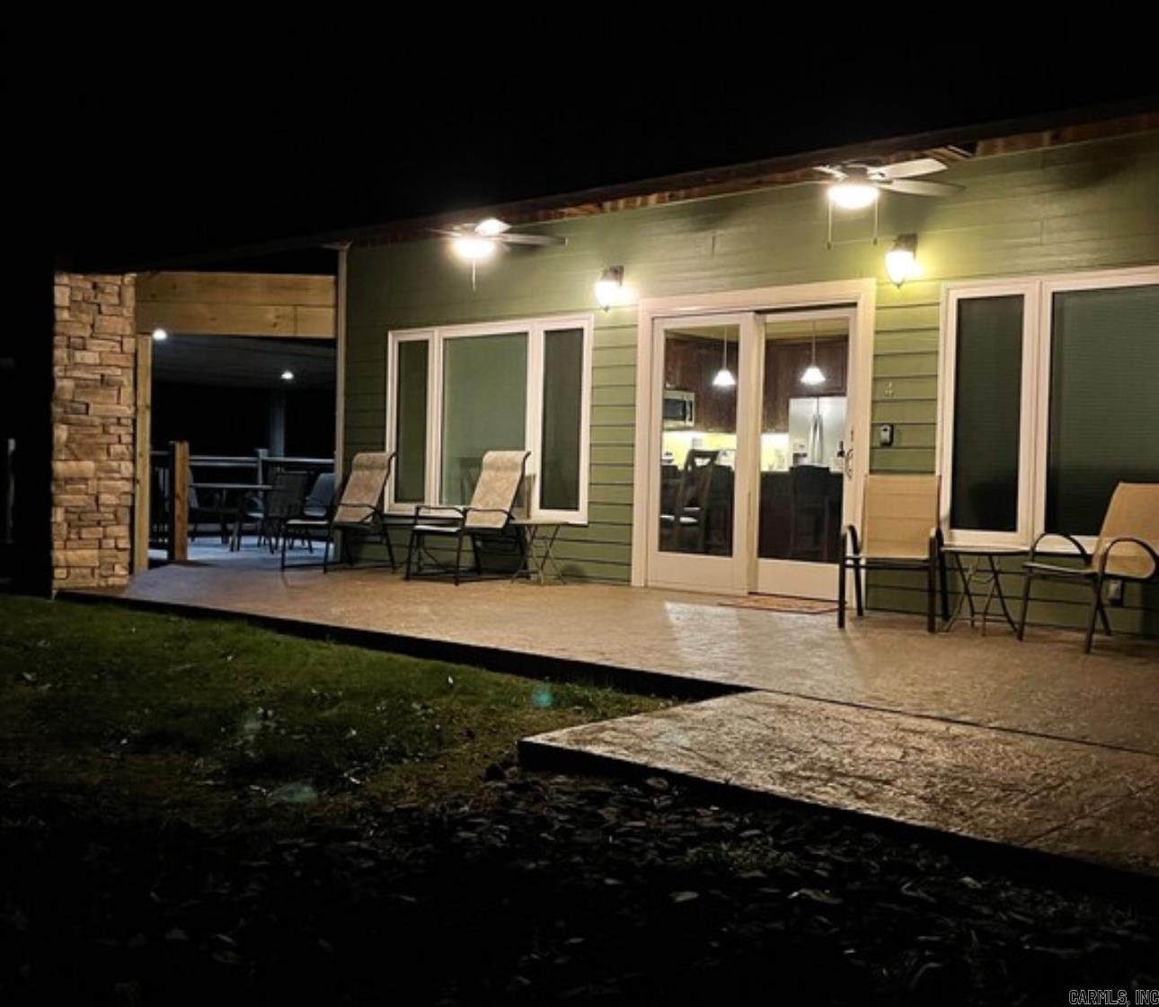 85 Lakeshore  Greers Ferry, AR