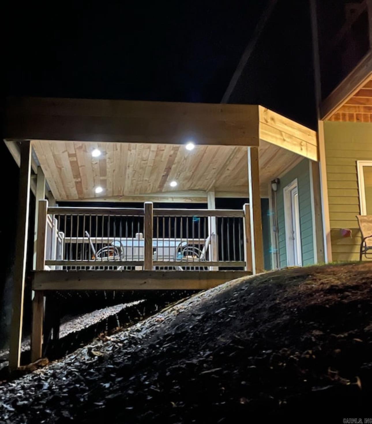 85 Lakeshore  Greers Ferry, AR