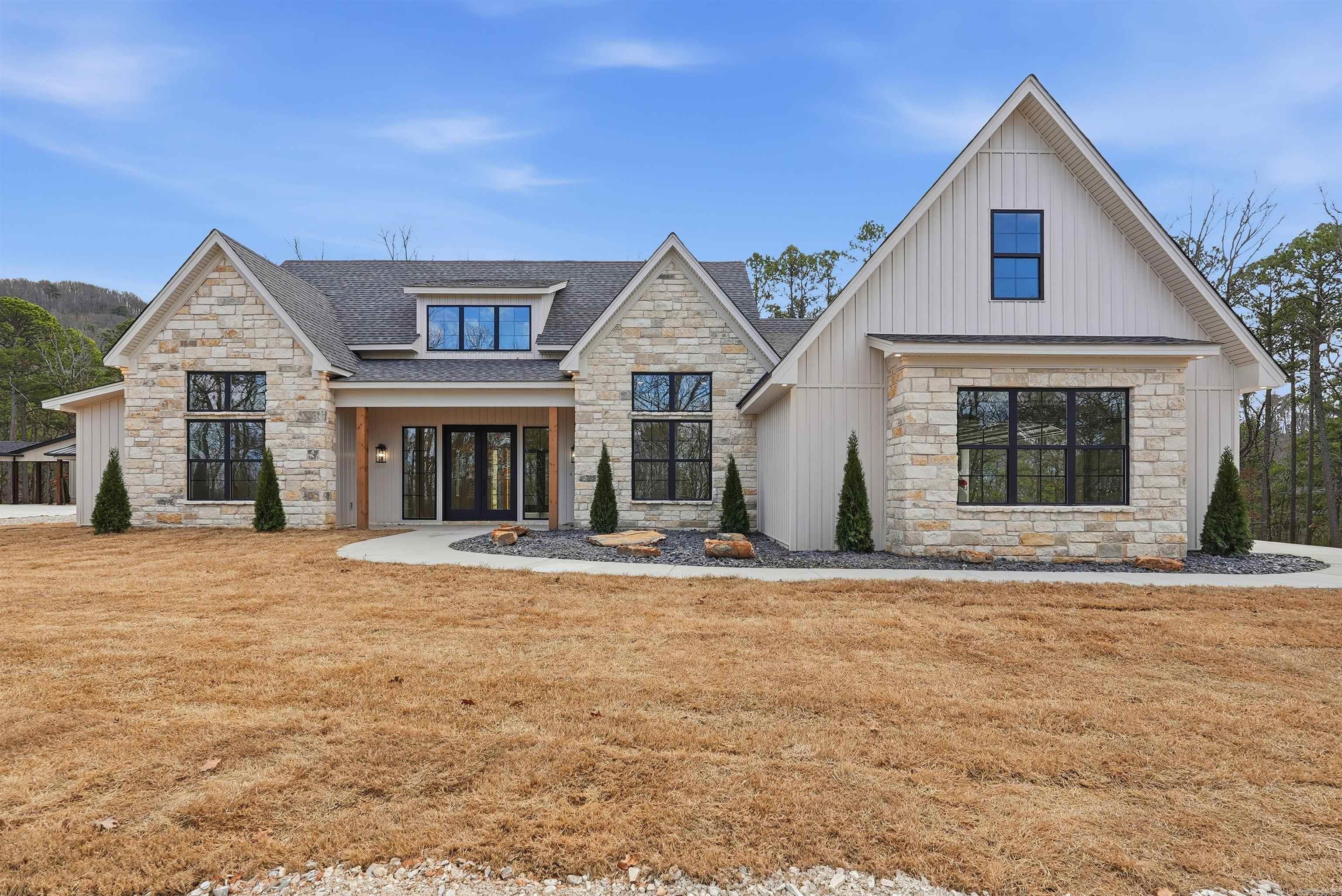 21 Southridge  Mount Ida, AR