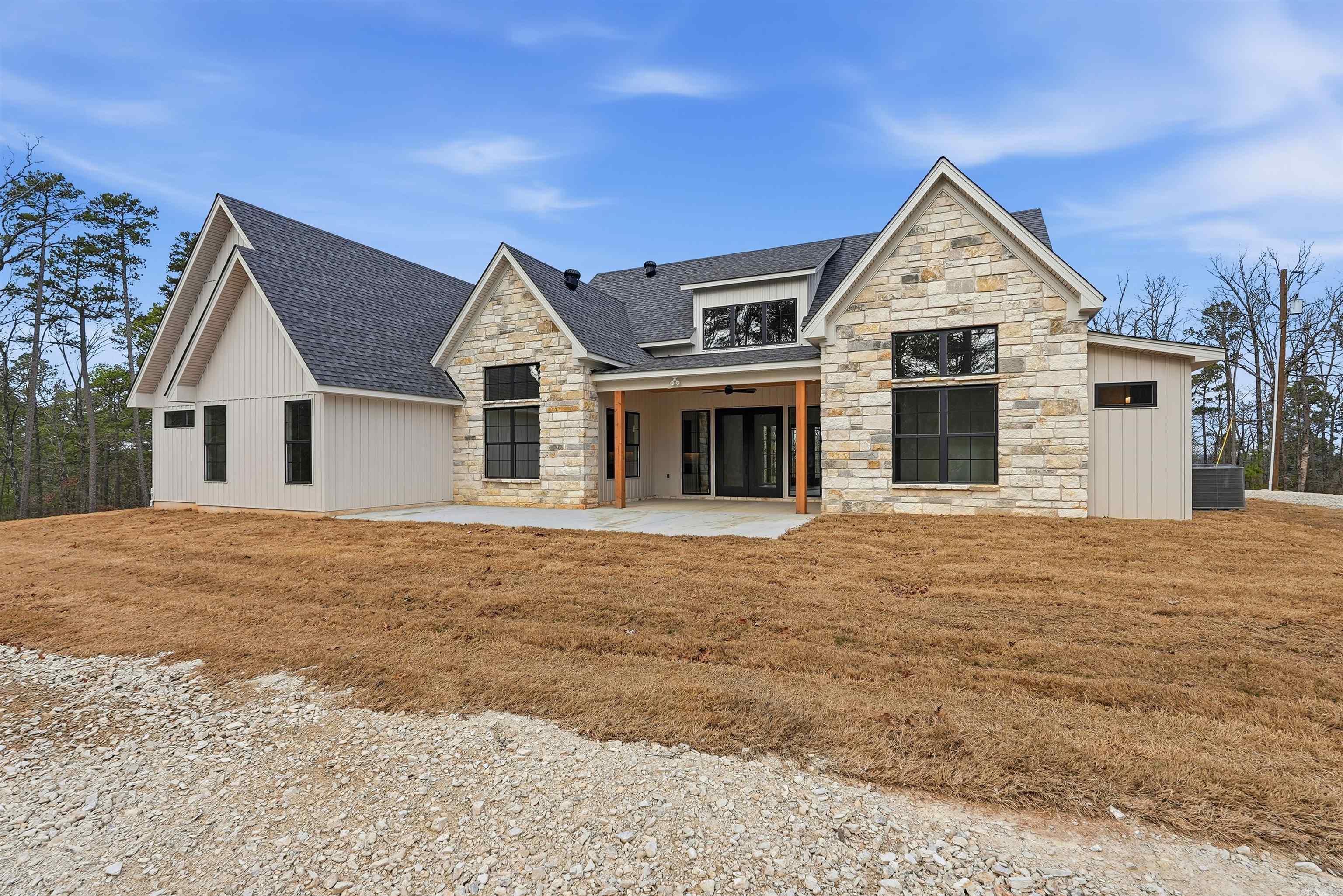 21 Southridge  Mount Ida, AR