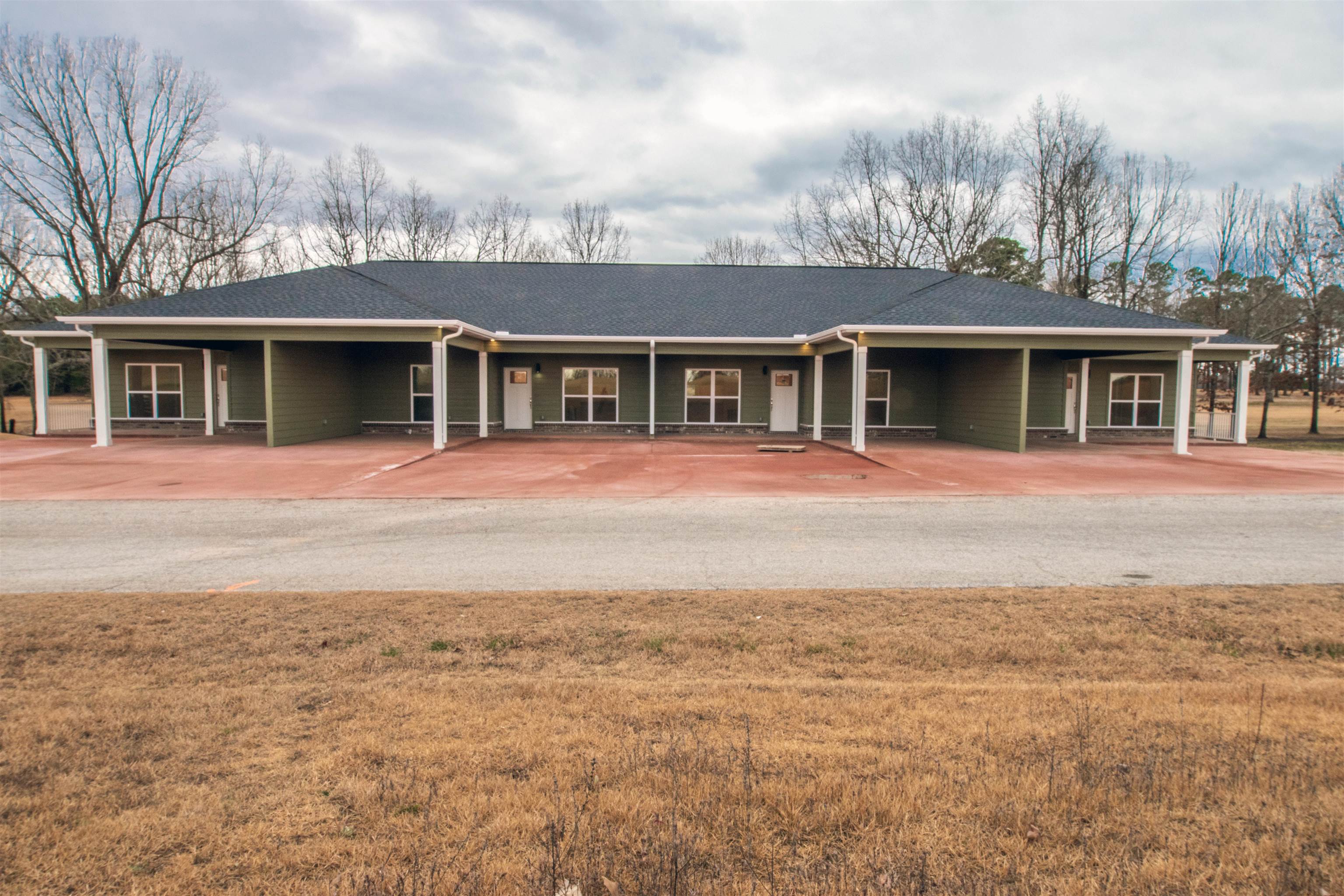 400 Firethorn Augusta Building Unit1 Melbourne, AR