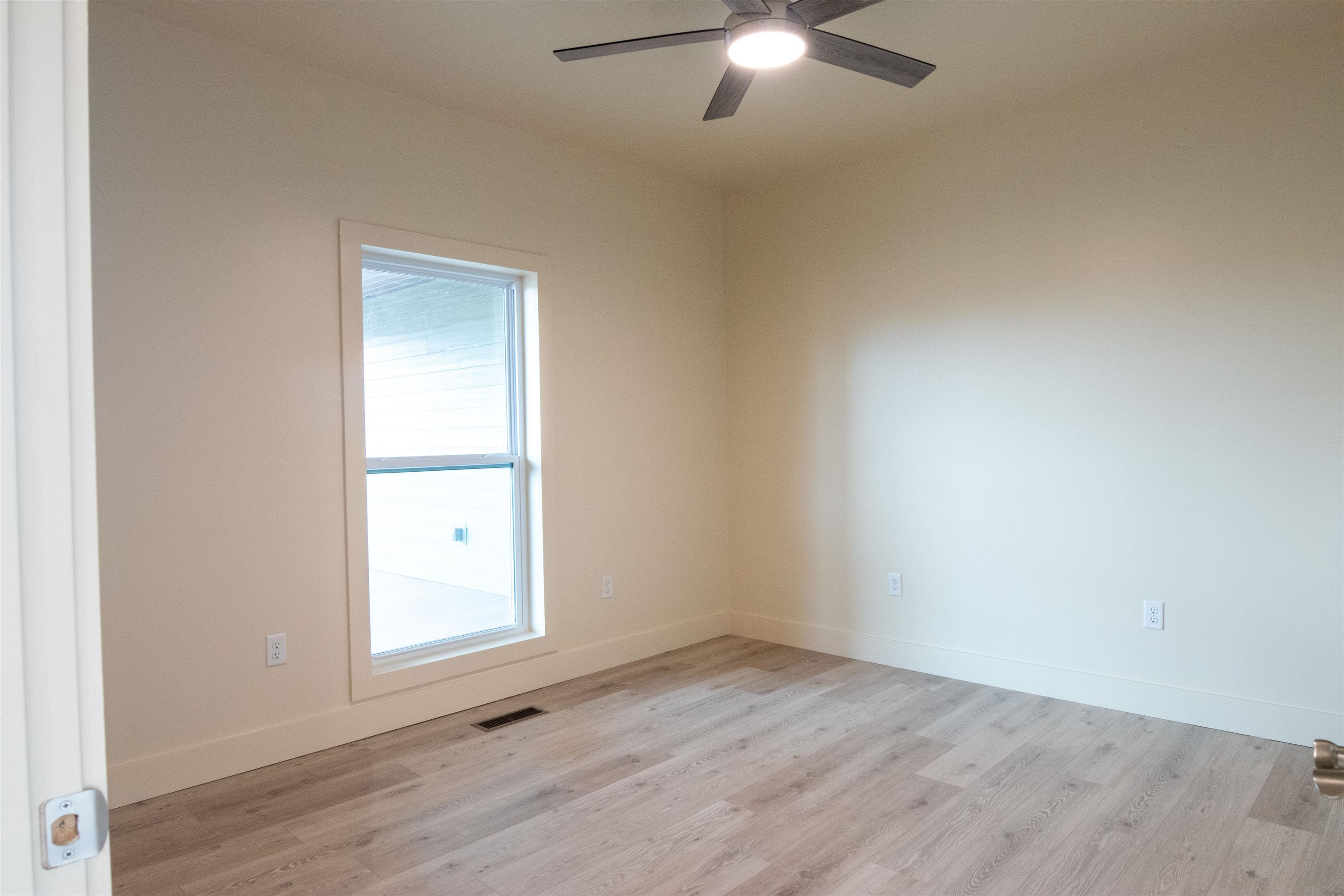 400 Firethorn Augusta Building Unit1 Melbourne, AR