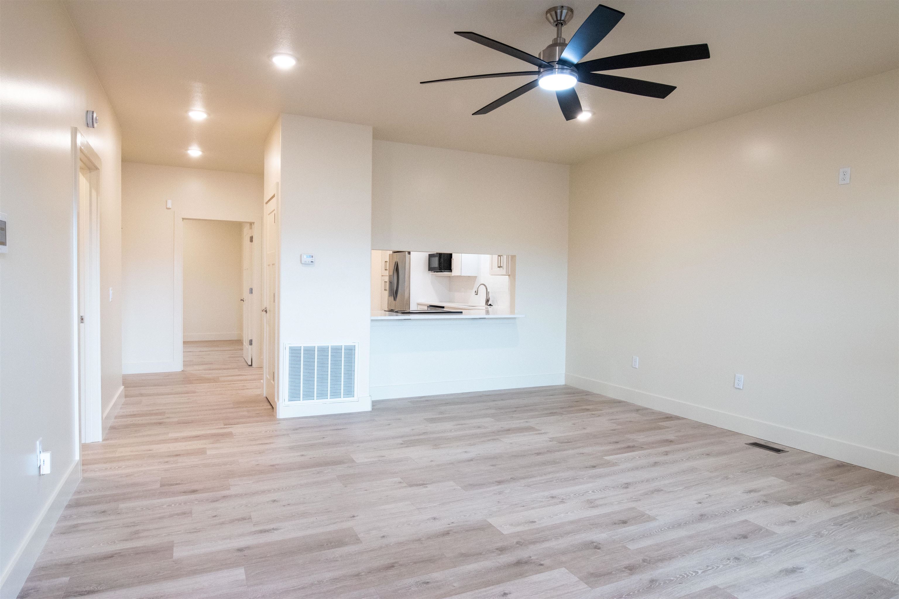 400 Firethorn Augusta Building Unit 2 Melbourne, AR