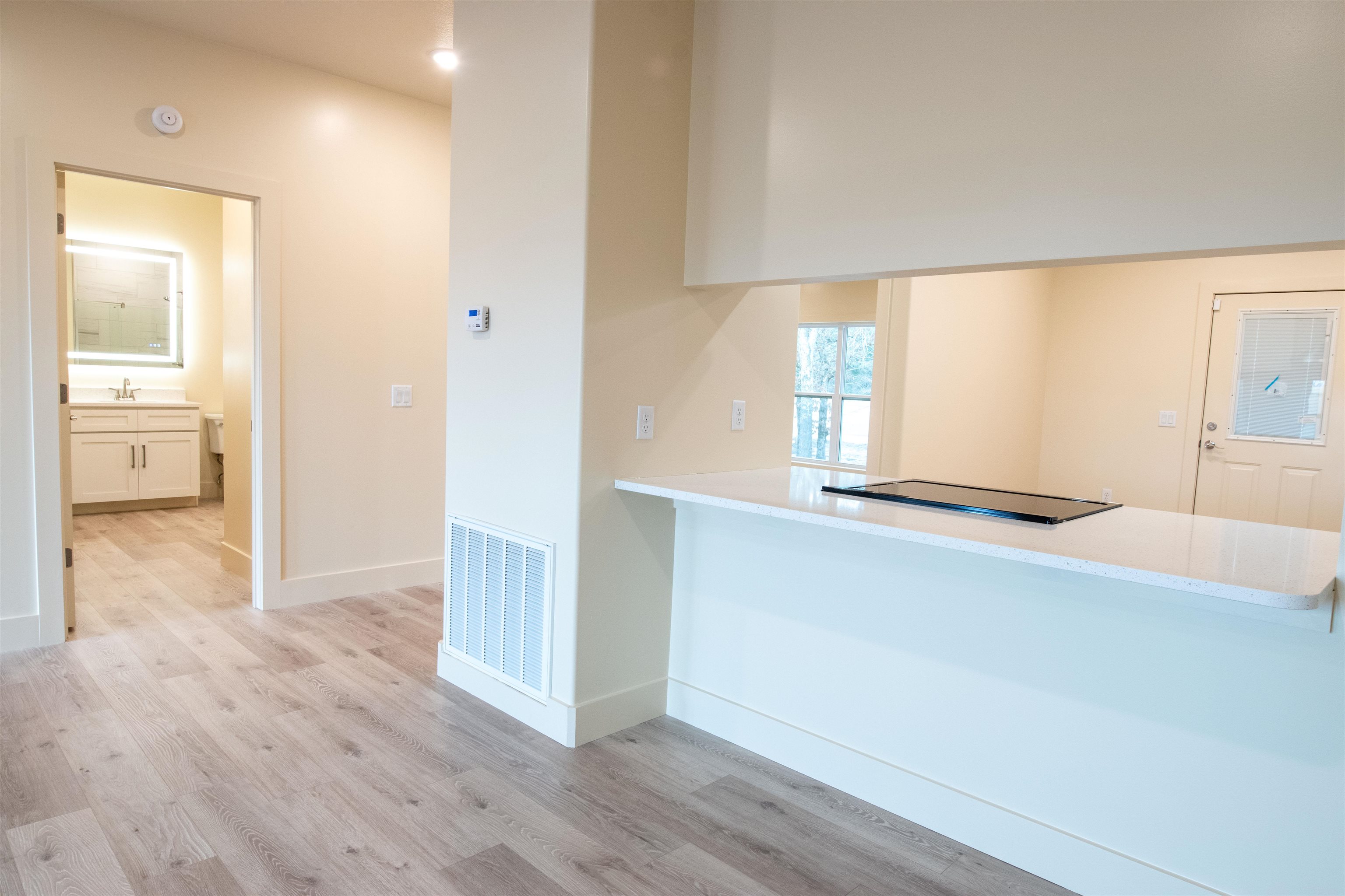 400 Firethorn Augusta Building Unit 2 Melbourne, AR