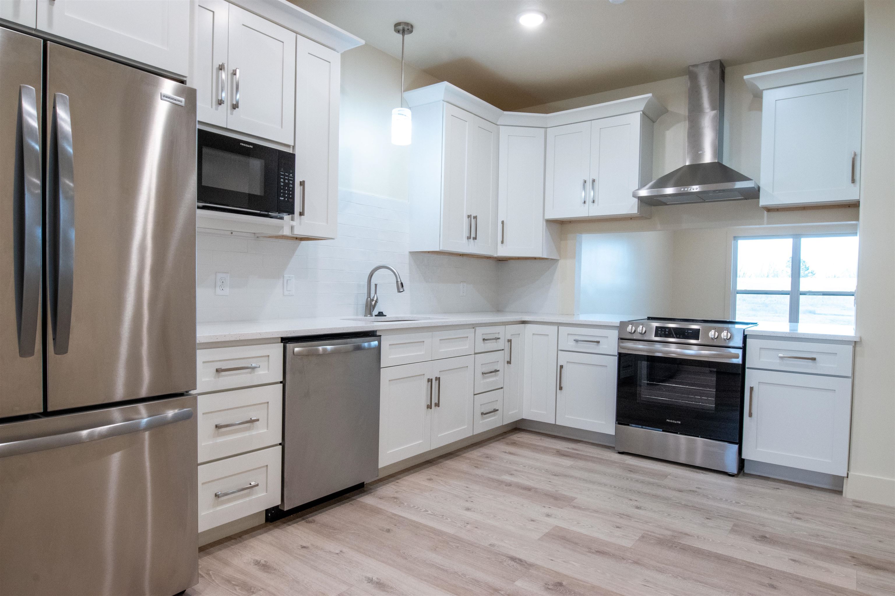 400 Firethorn Augusta Building Unit 2 Melbourne, AR