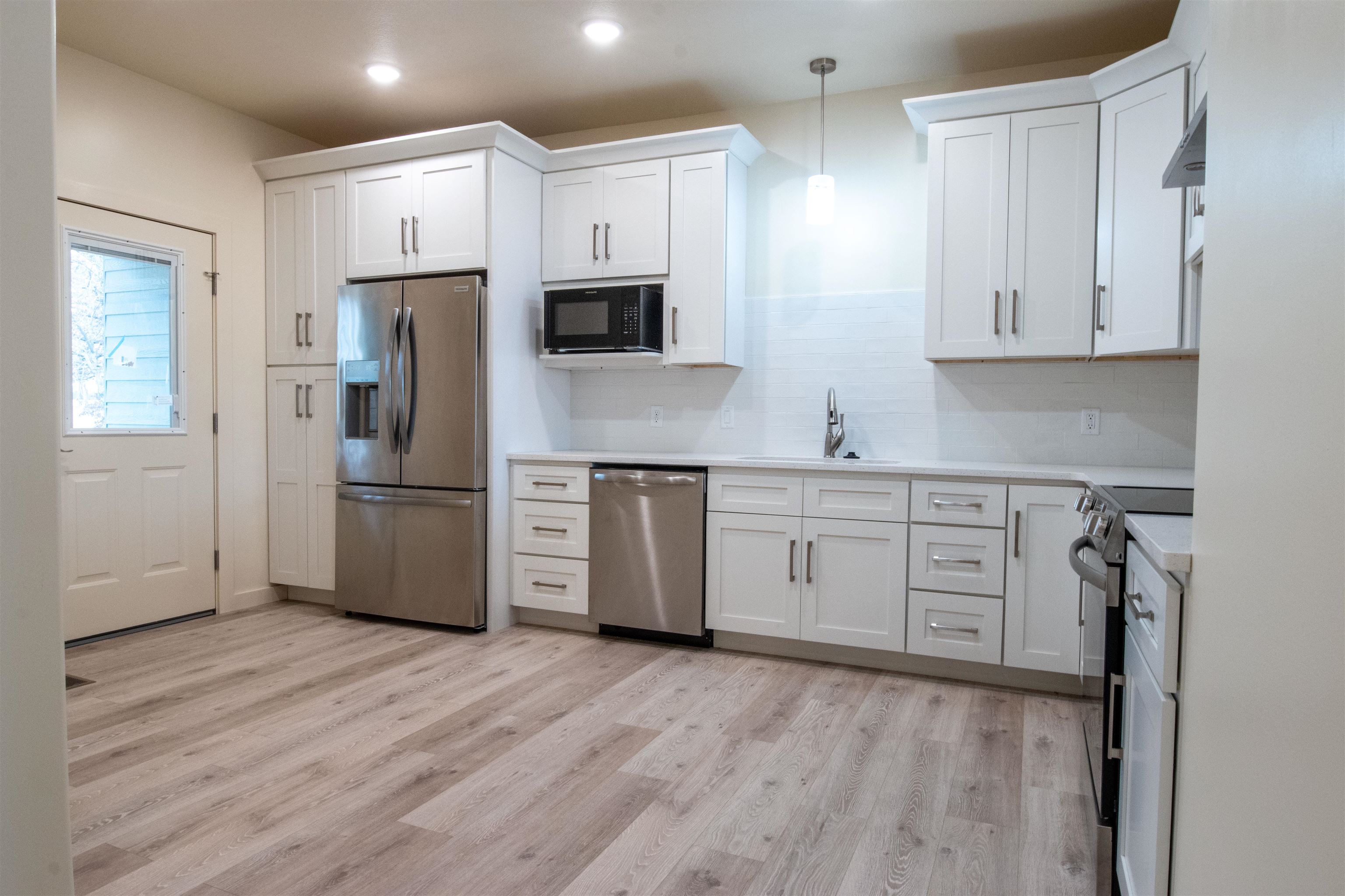 400 Firethorn Augusta Building Unit 2 Melbourne, AR