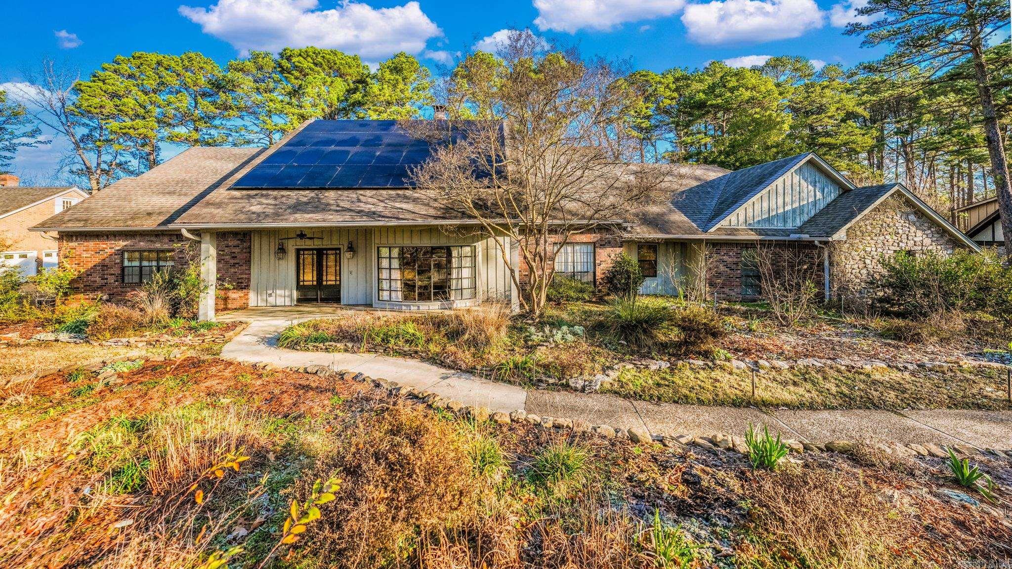 33 Club Manor Road  Maumelle, AR