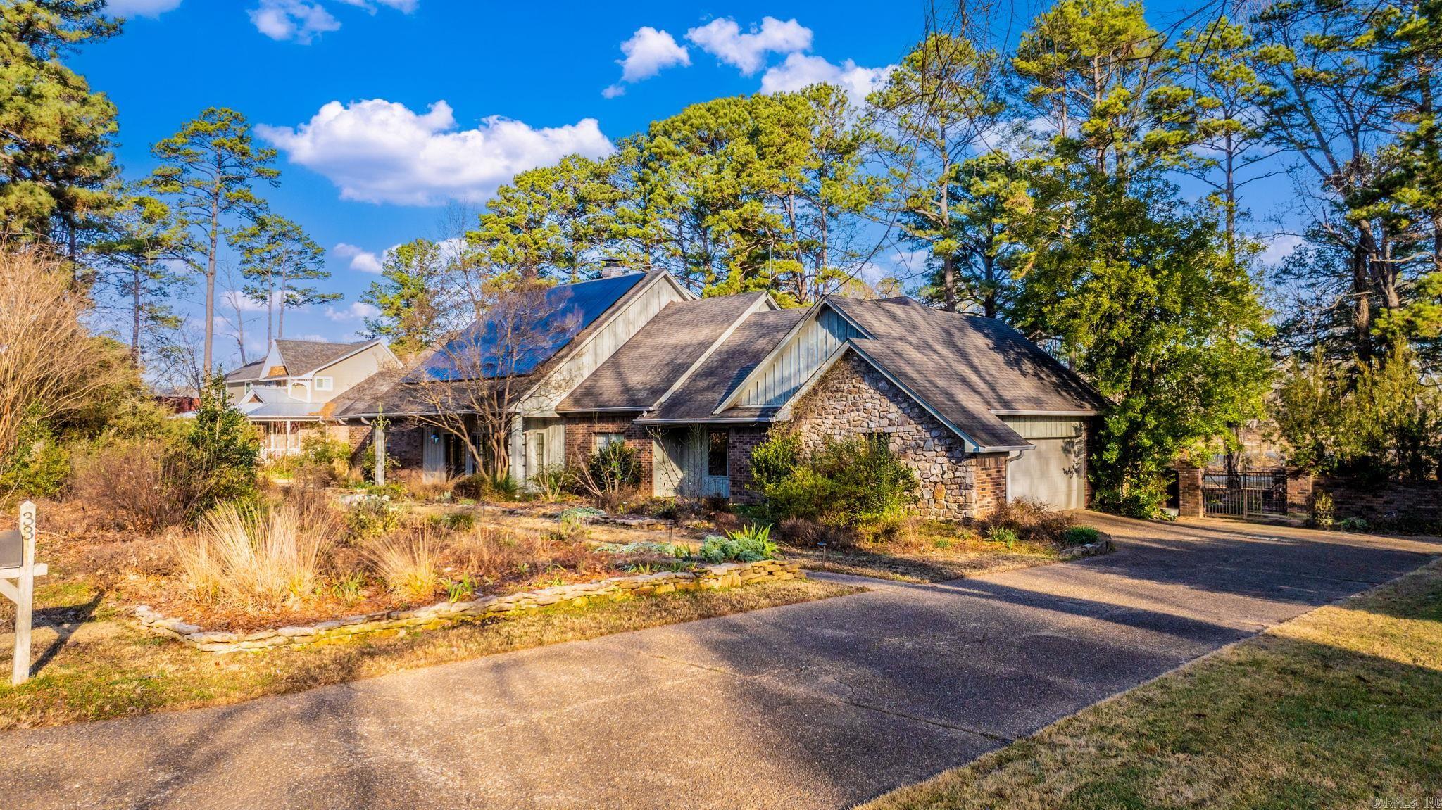 33 Club Manor Road  Maumelle, AR