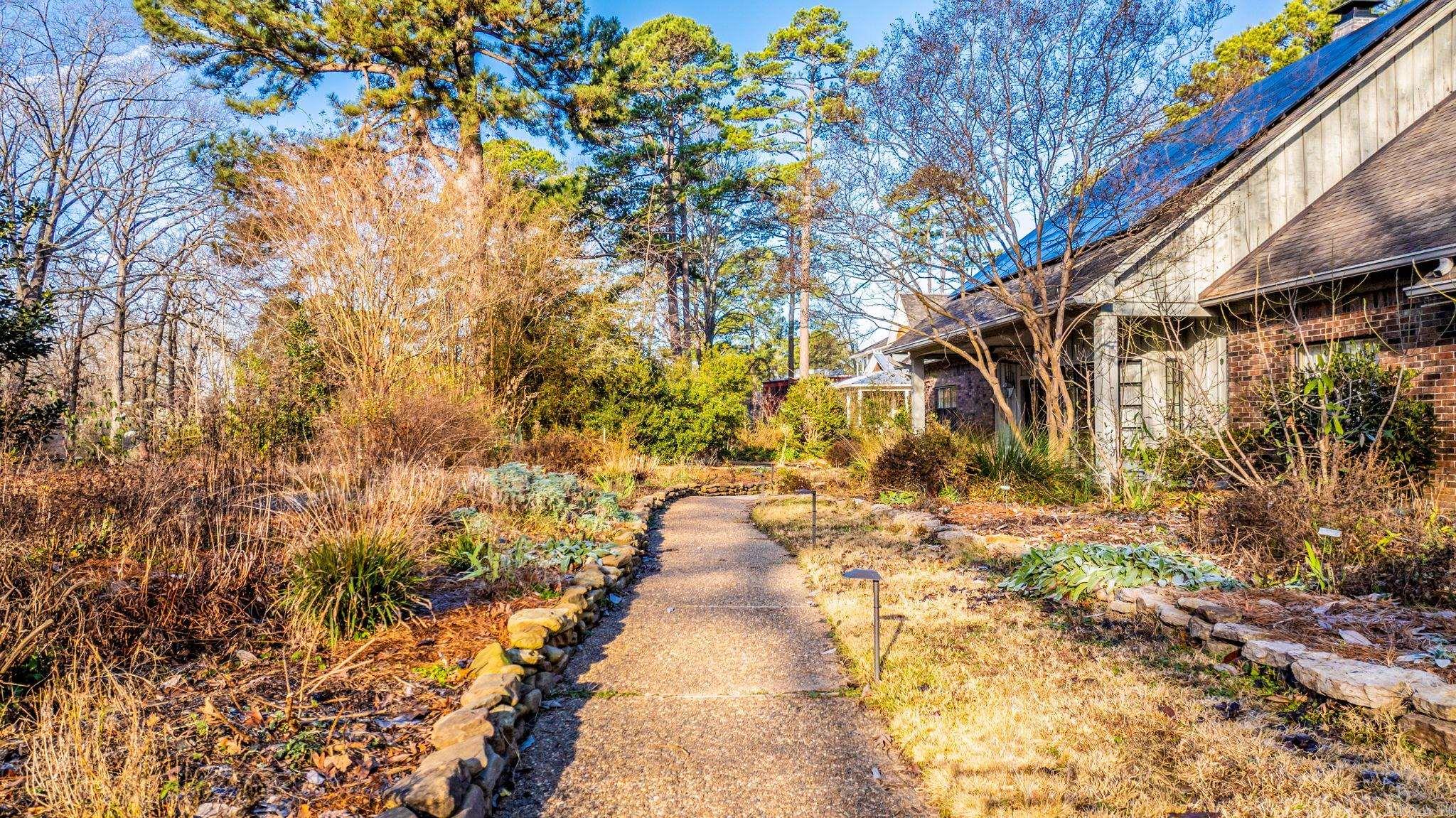 33 Club Manor Road  Maumelle, AR