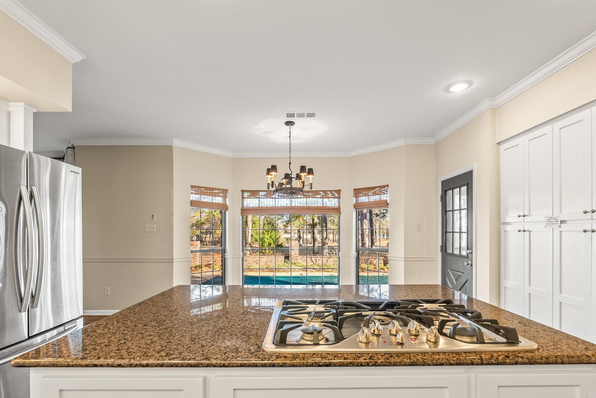 33 Club Manor Road  Maumelle, AR