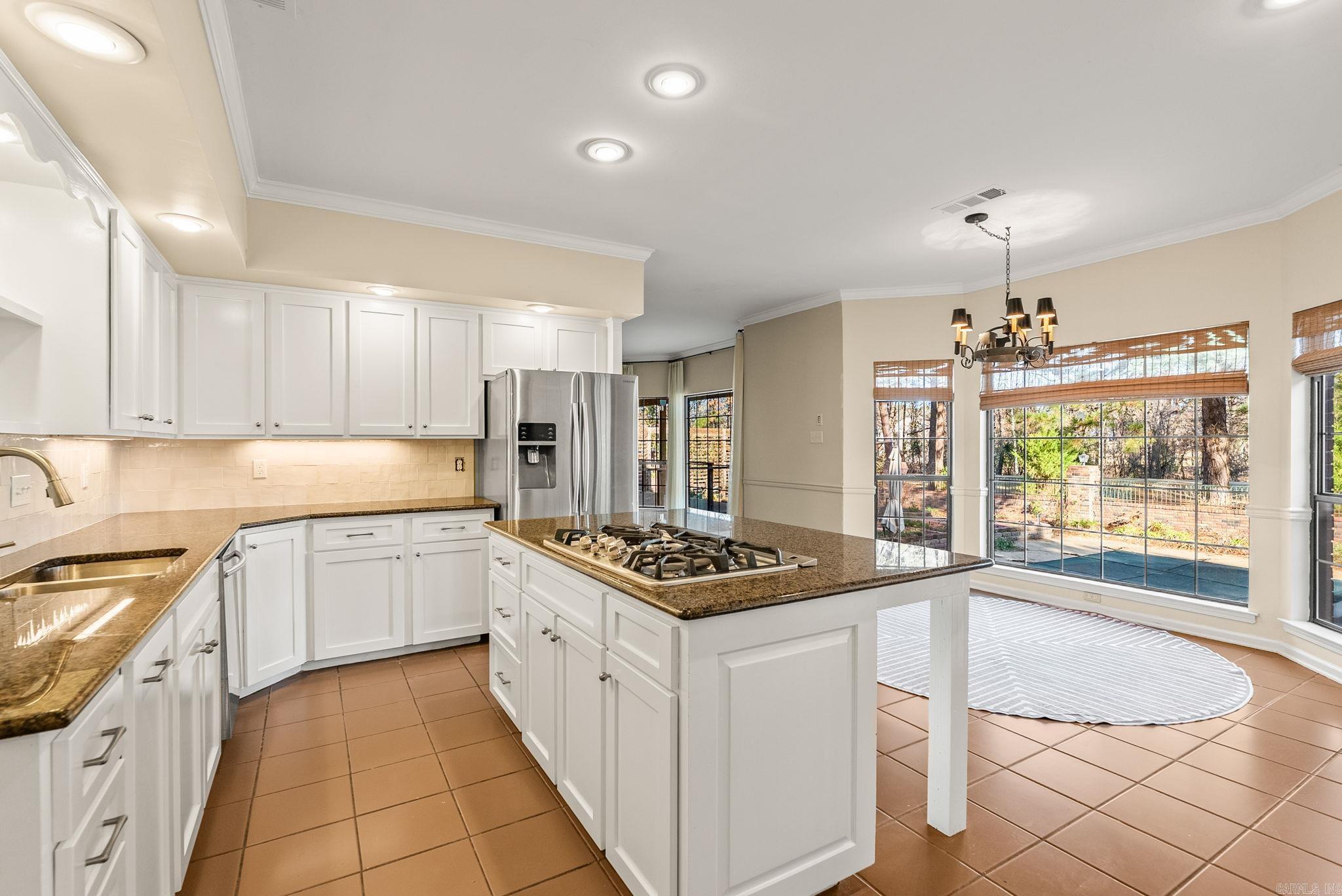 33 Club Manor Road  Maumelle, AR