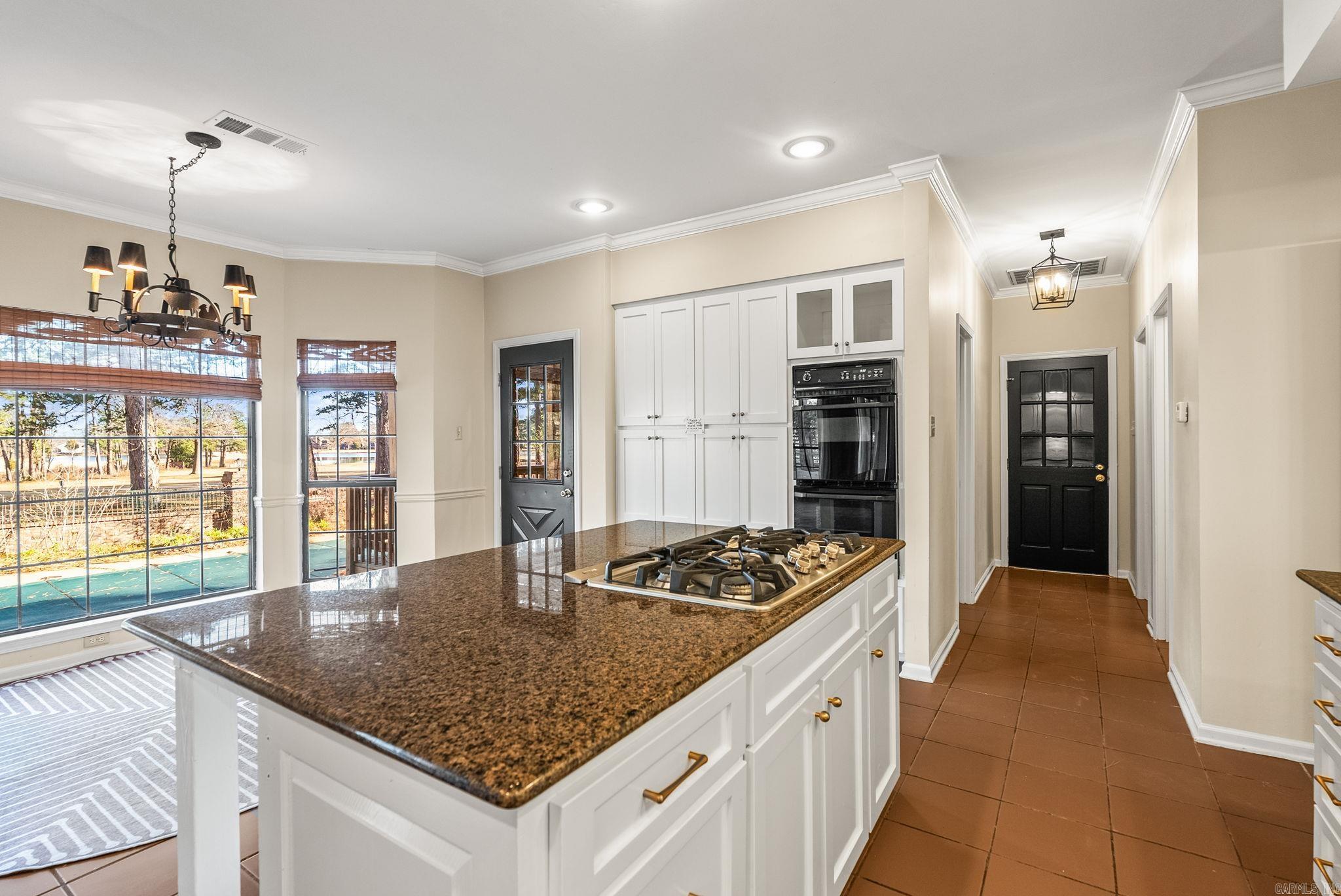 33 Club Manor Road  Maumelle, AR