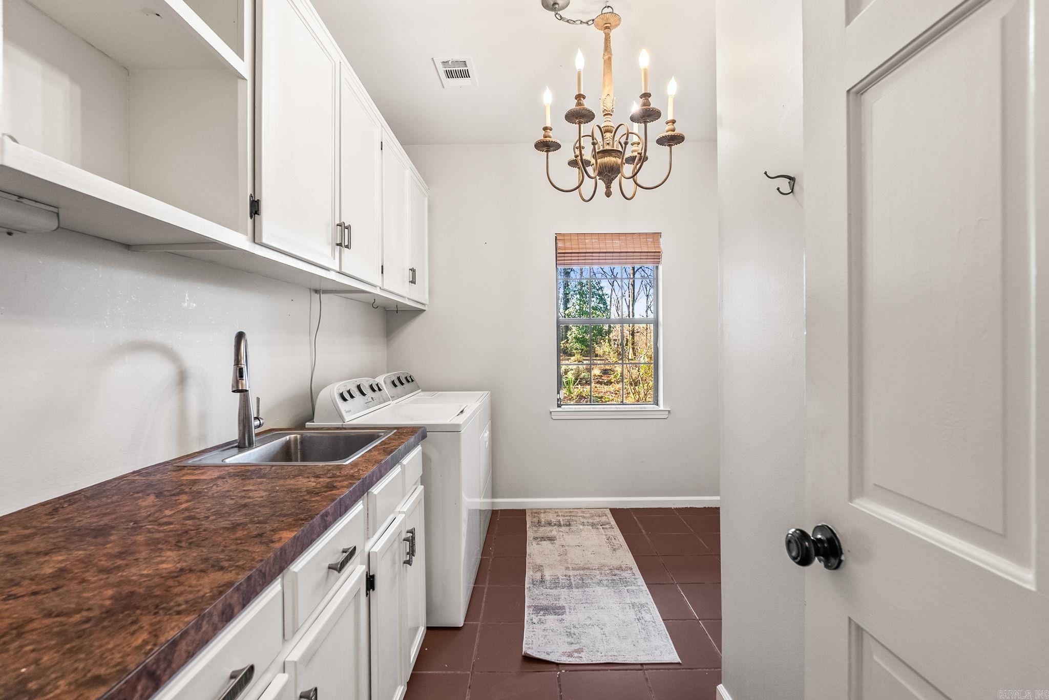 33 Club Manor Road  Maumelle, AR