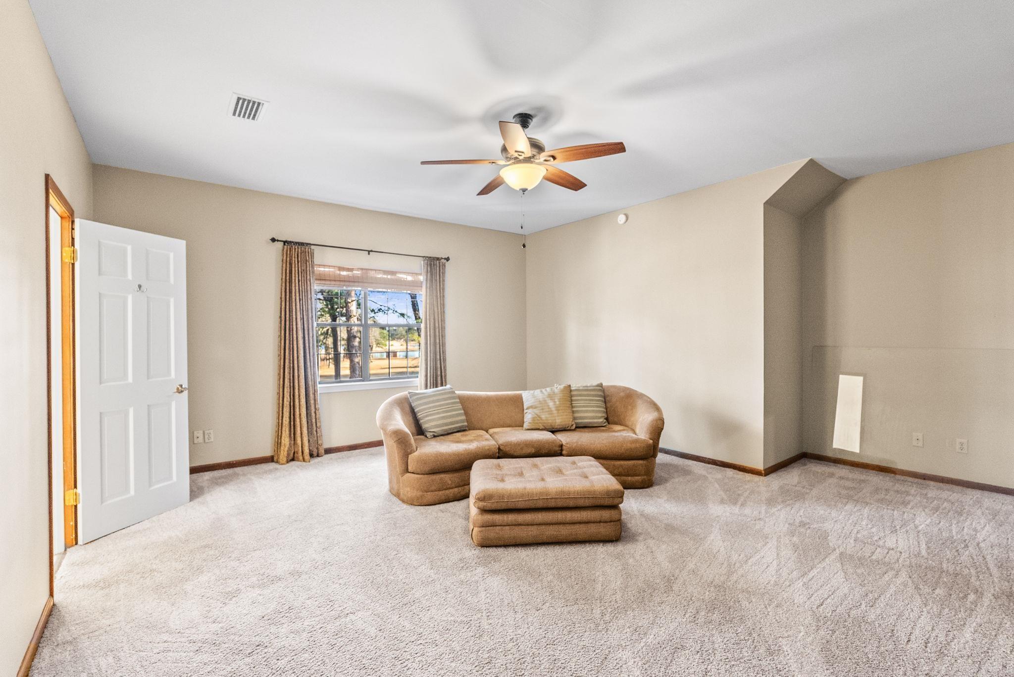 33 Club Manor Road  Maumelle, AR