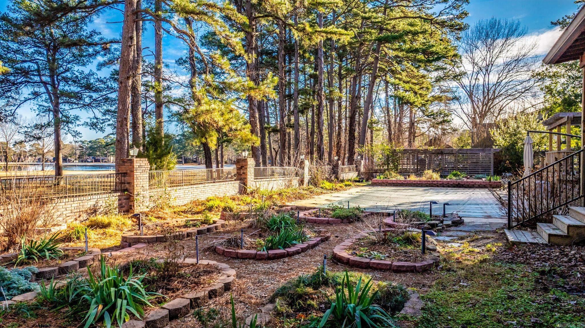 33 Club Manor Road  Maumelle, AR