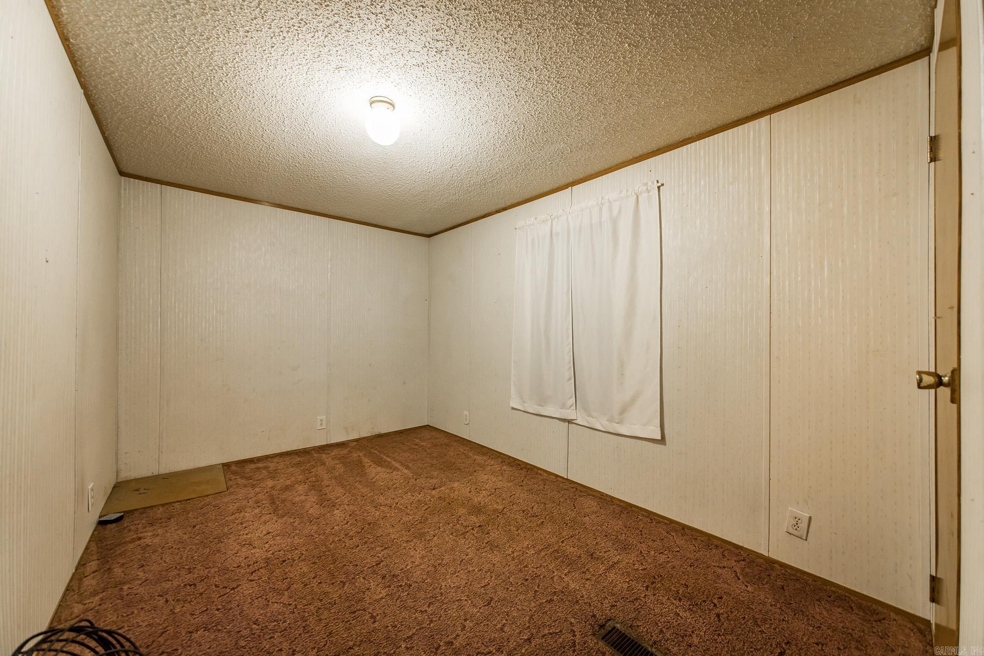 100 Simmons  Leola, AR