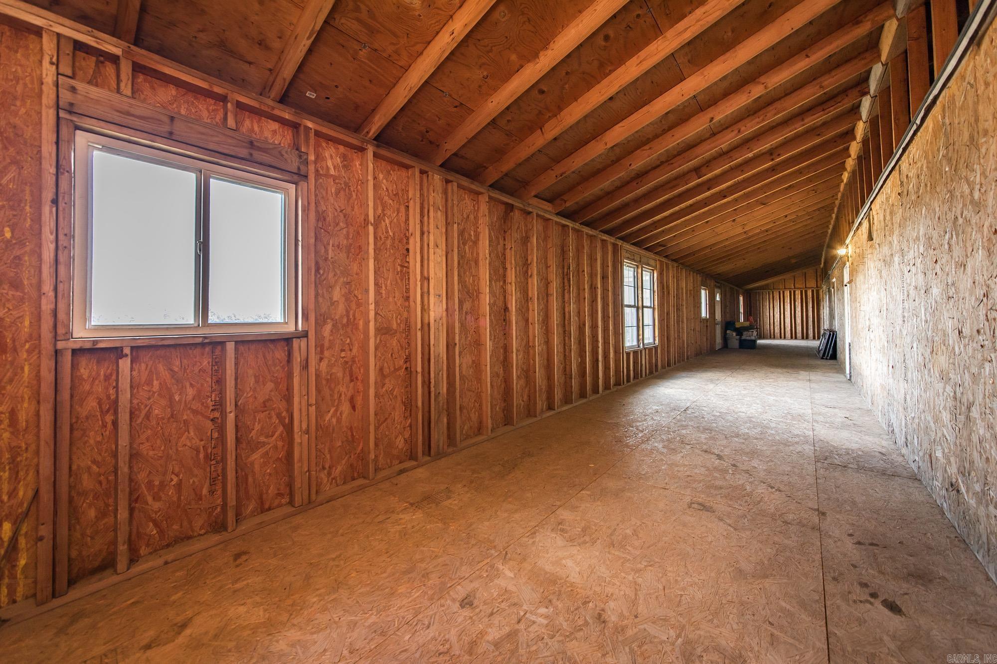 100 Simmons  Leola, AR